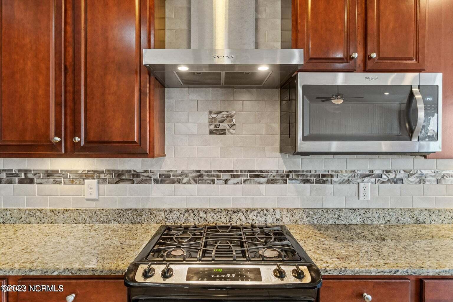 100550059 | Photo 34