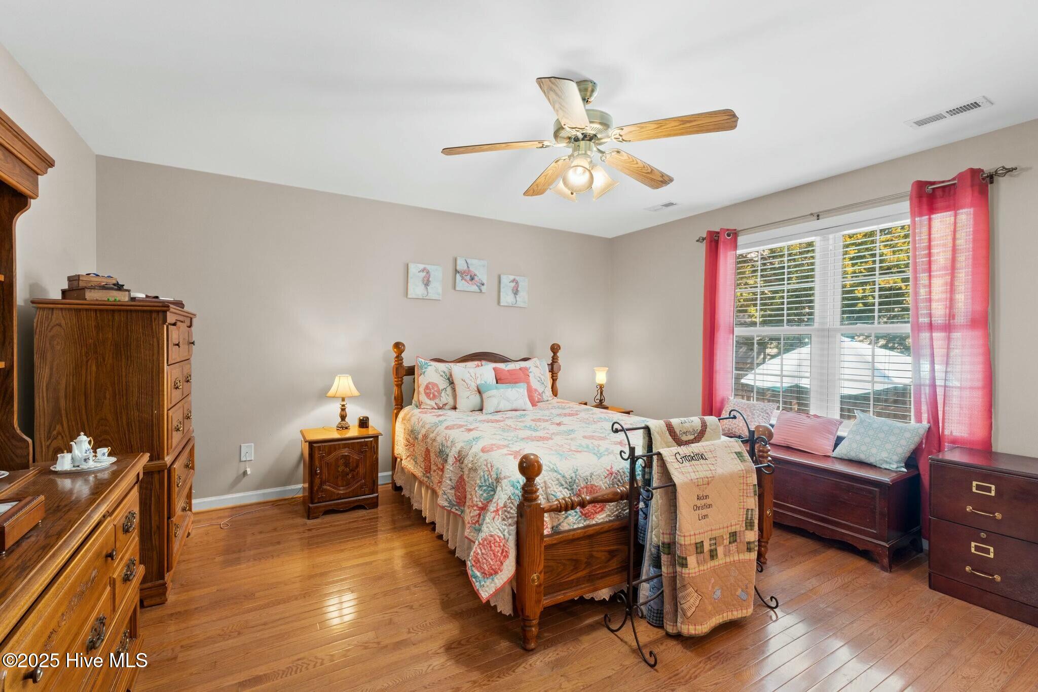 100495613 | Photo 15