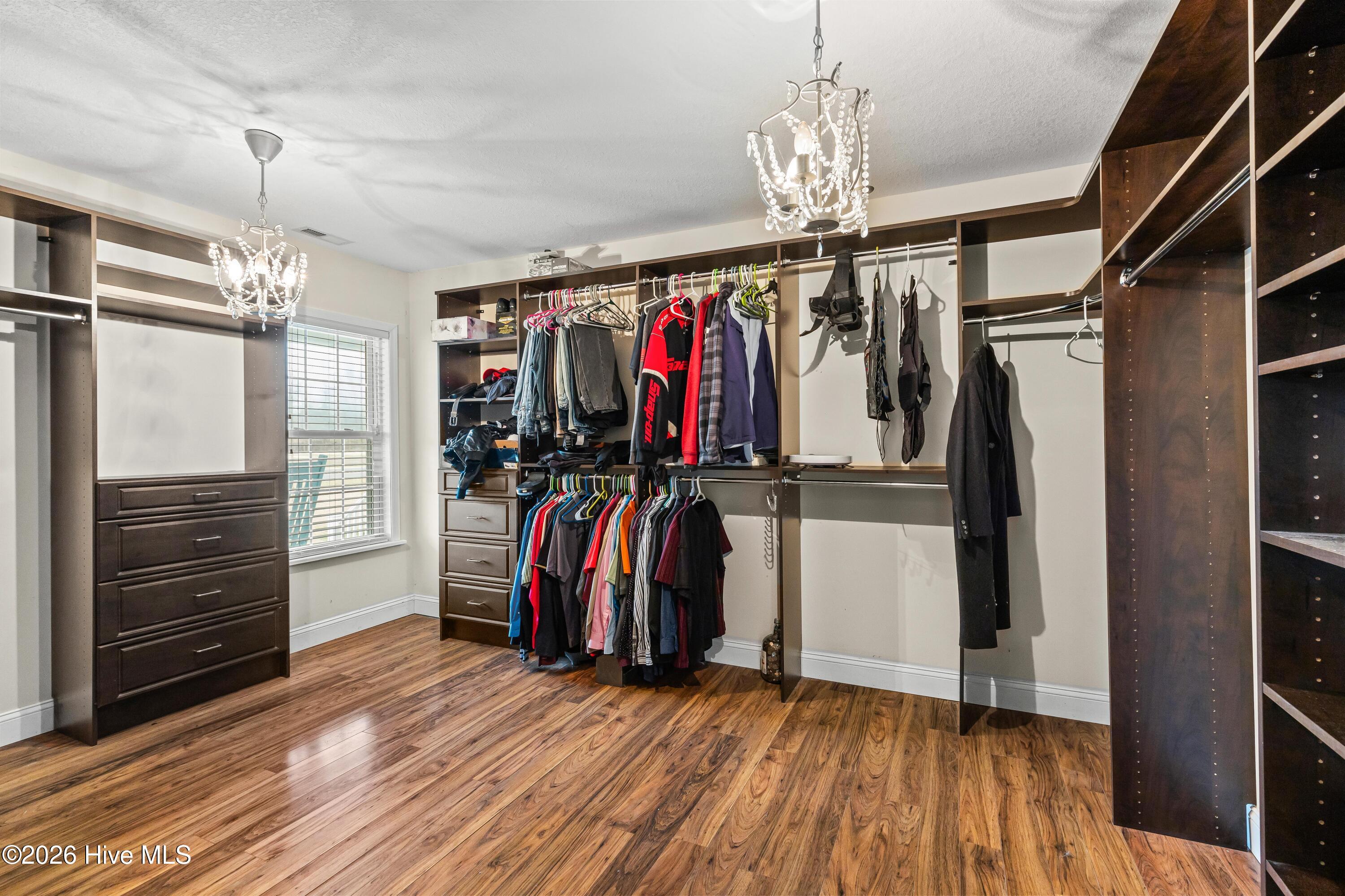 100559175 | Photo 27