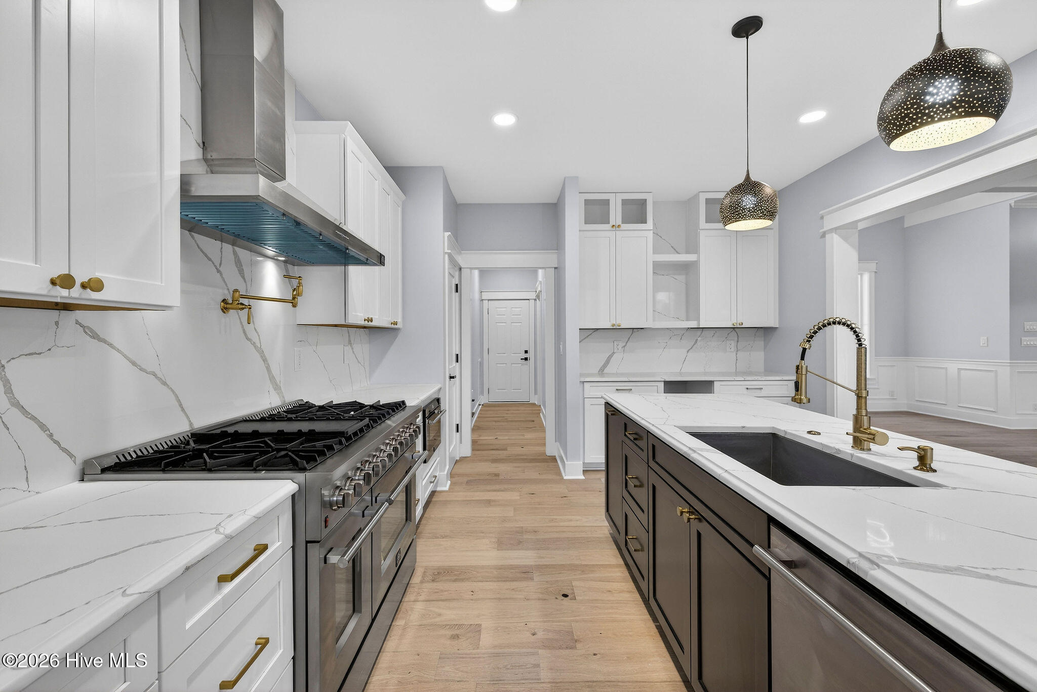 100548792 | Photo 27