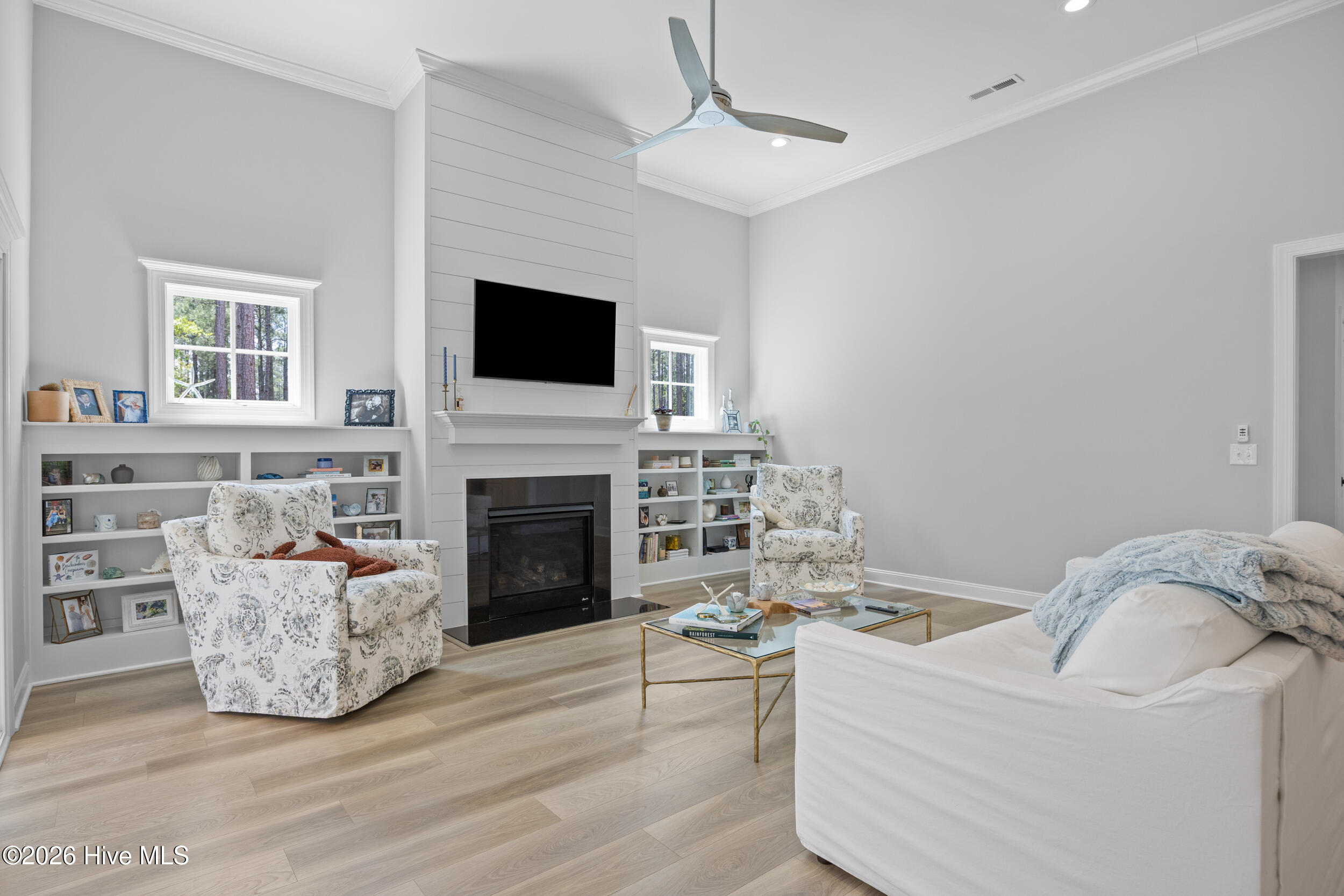 598 Saratoga Way, Rocky Point, NC 28457 – photo 8: 9_living room