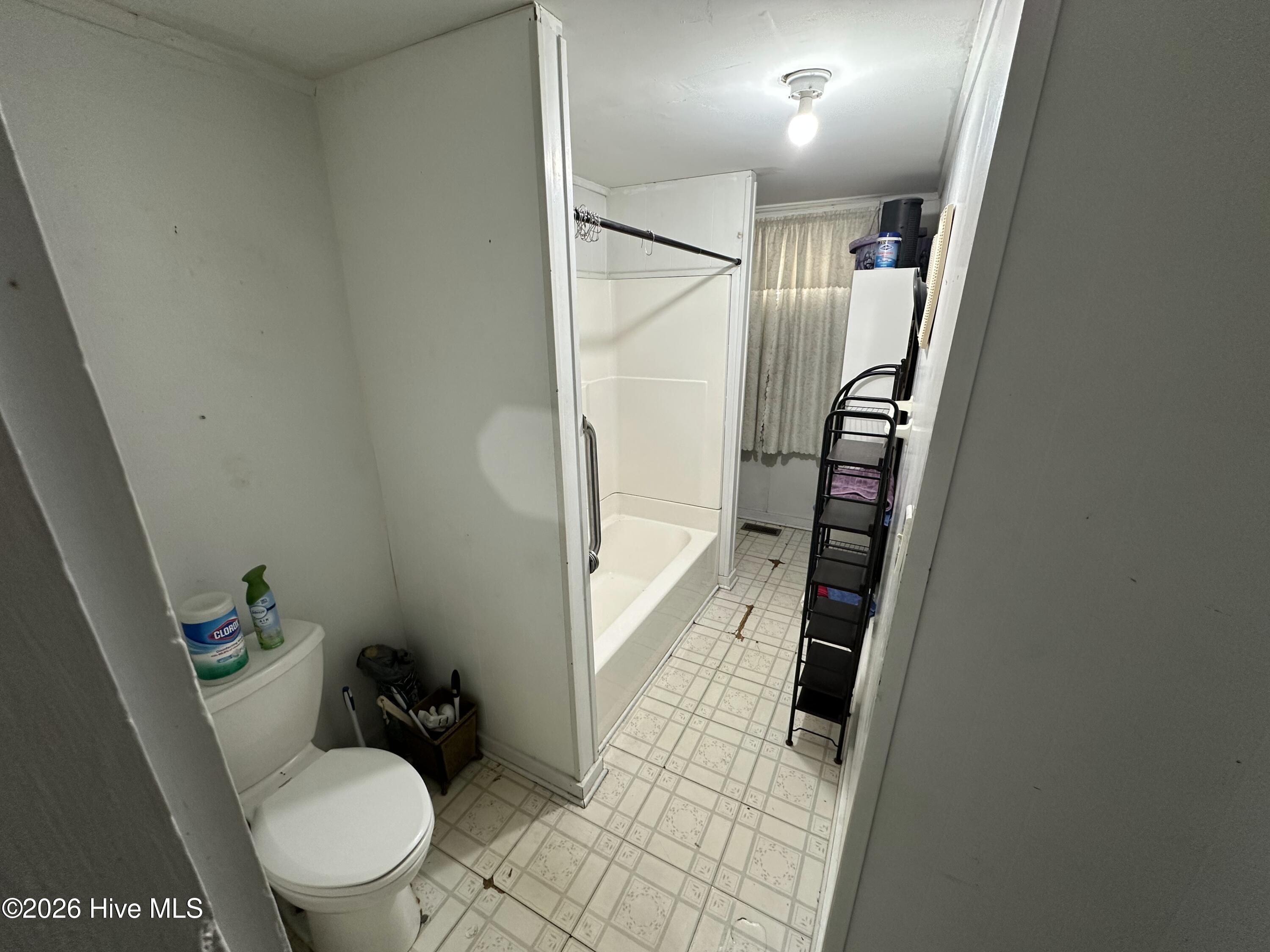 100560745 | Photo 10