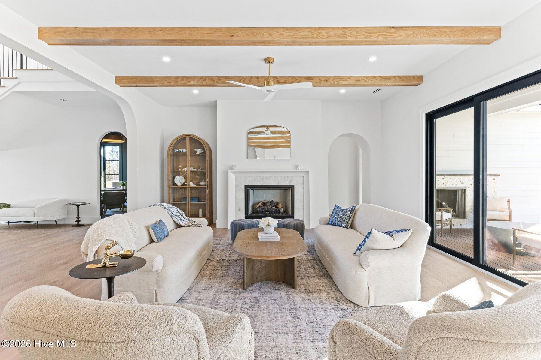 100529848 | Photo 10