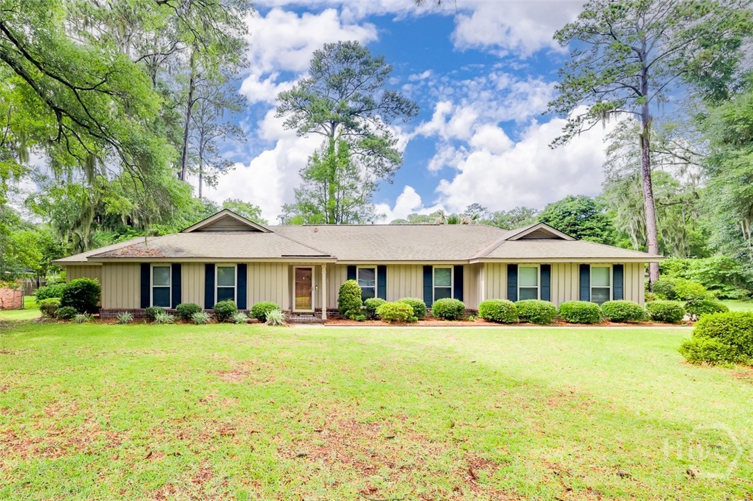 Photo 1 of Single family home for sale at 22 River Oaks Rd, Savannah, GA 31410 | MLS# SA358373 | Listing updated on 2026-09-16