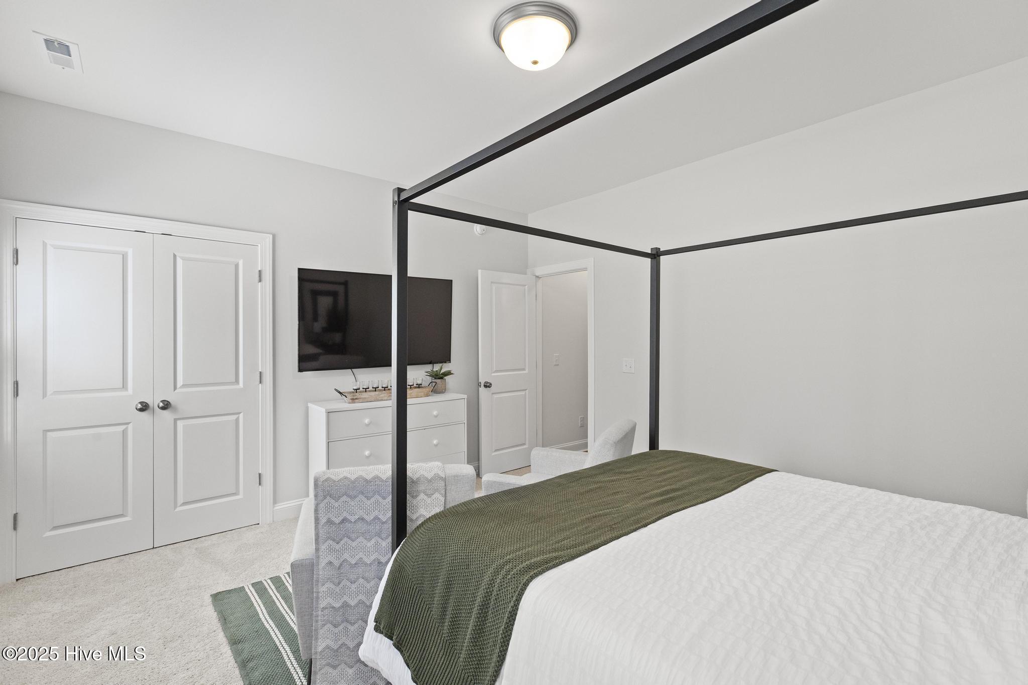 100516290 | Photo 25