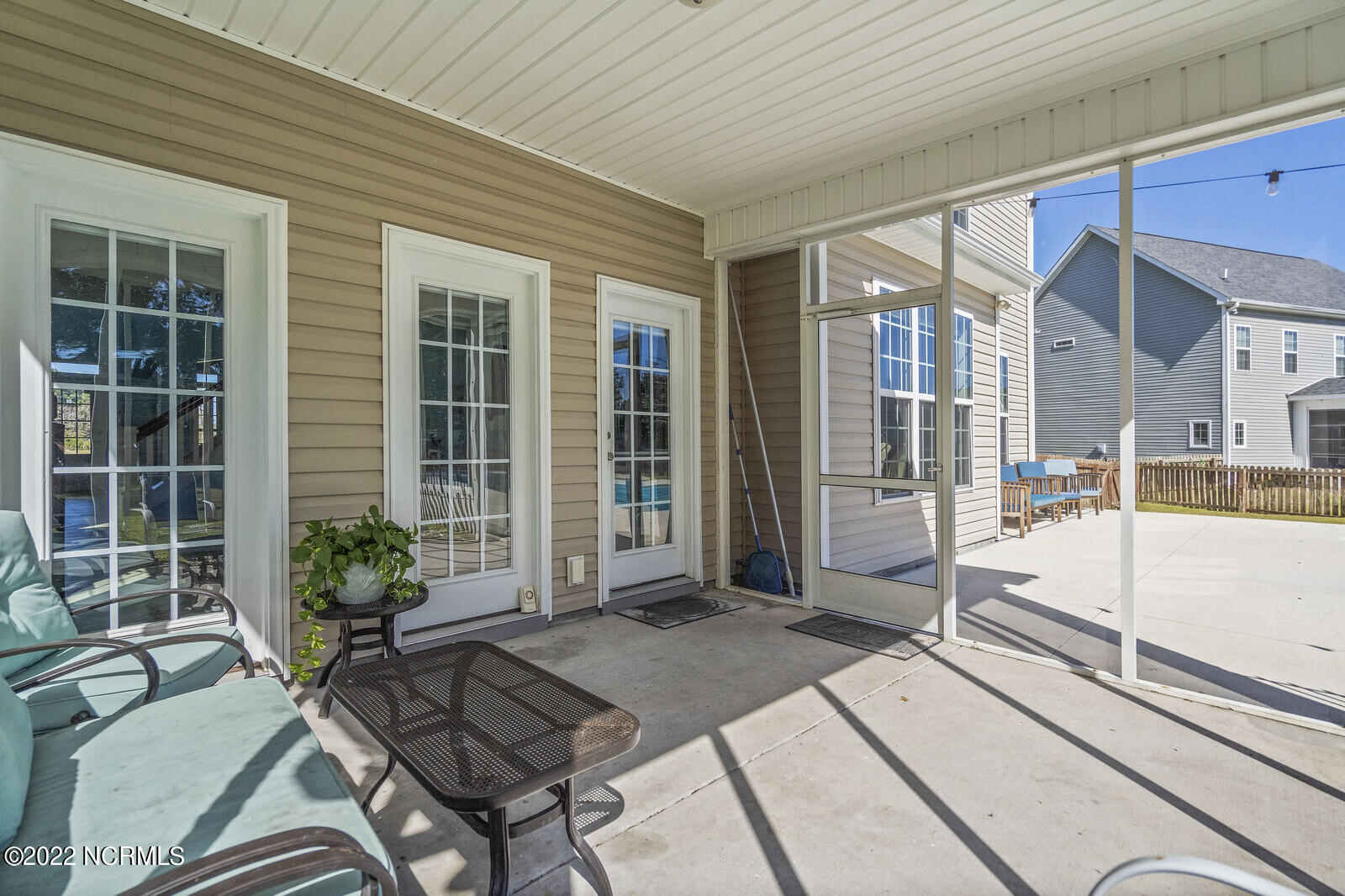 100556304 | Photo 64