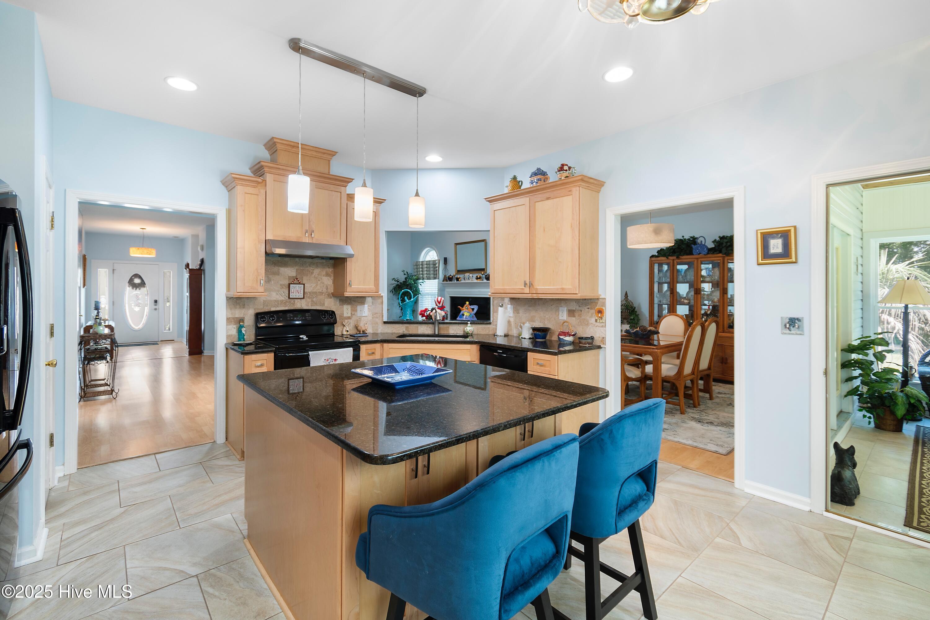 100545372 | Photo 35