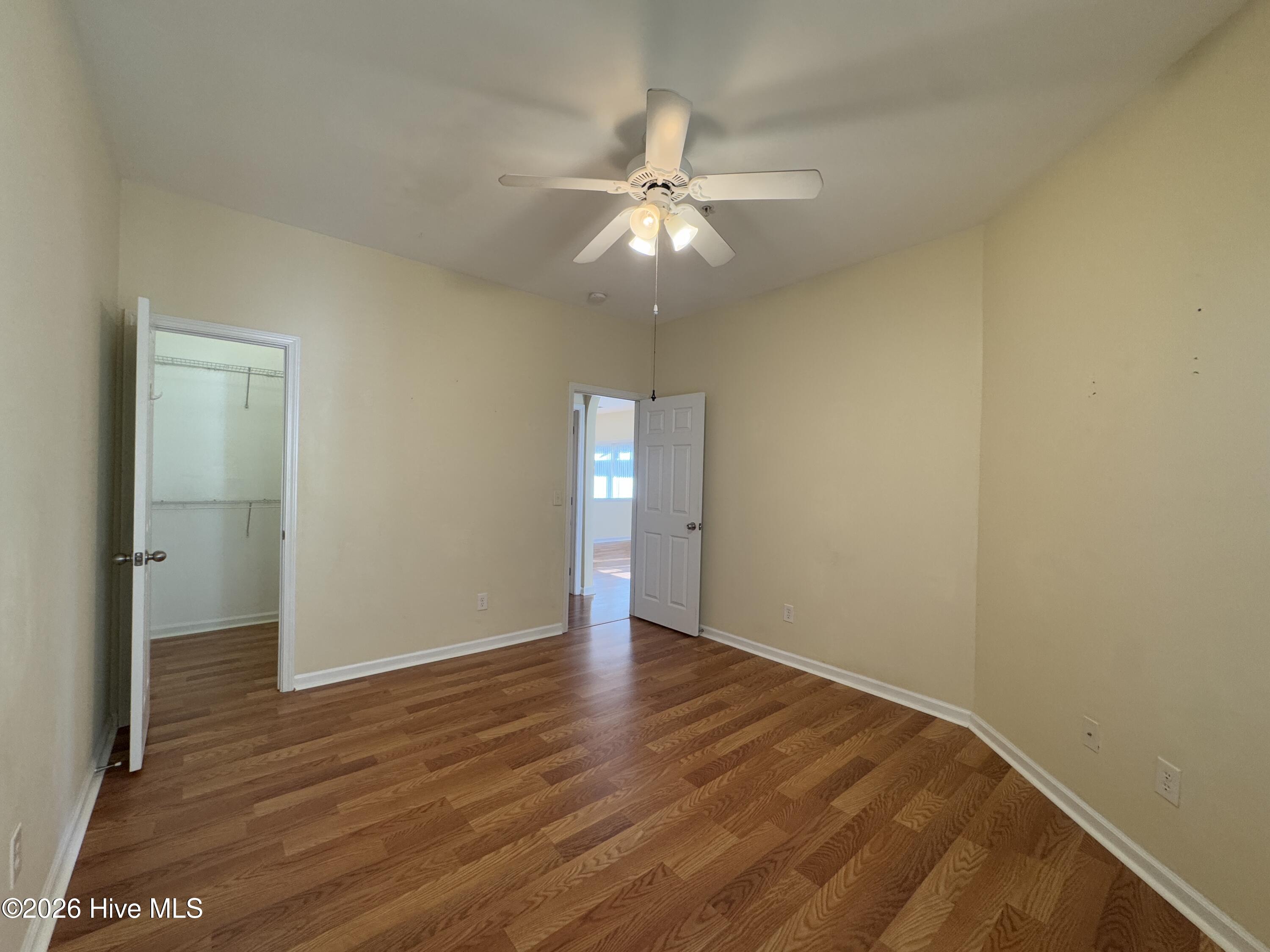 100551595 | Photo 12