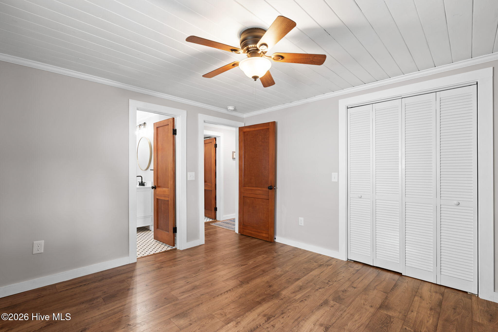 100568132 | Photo 23