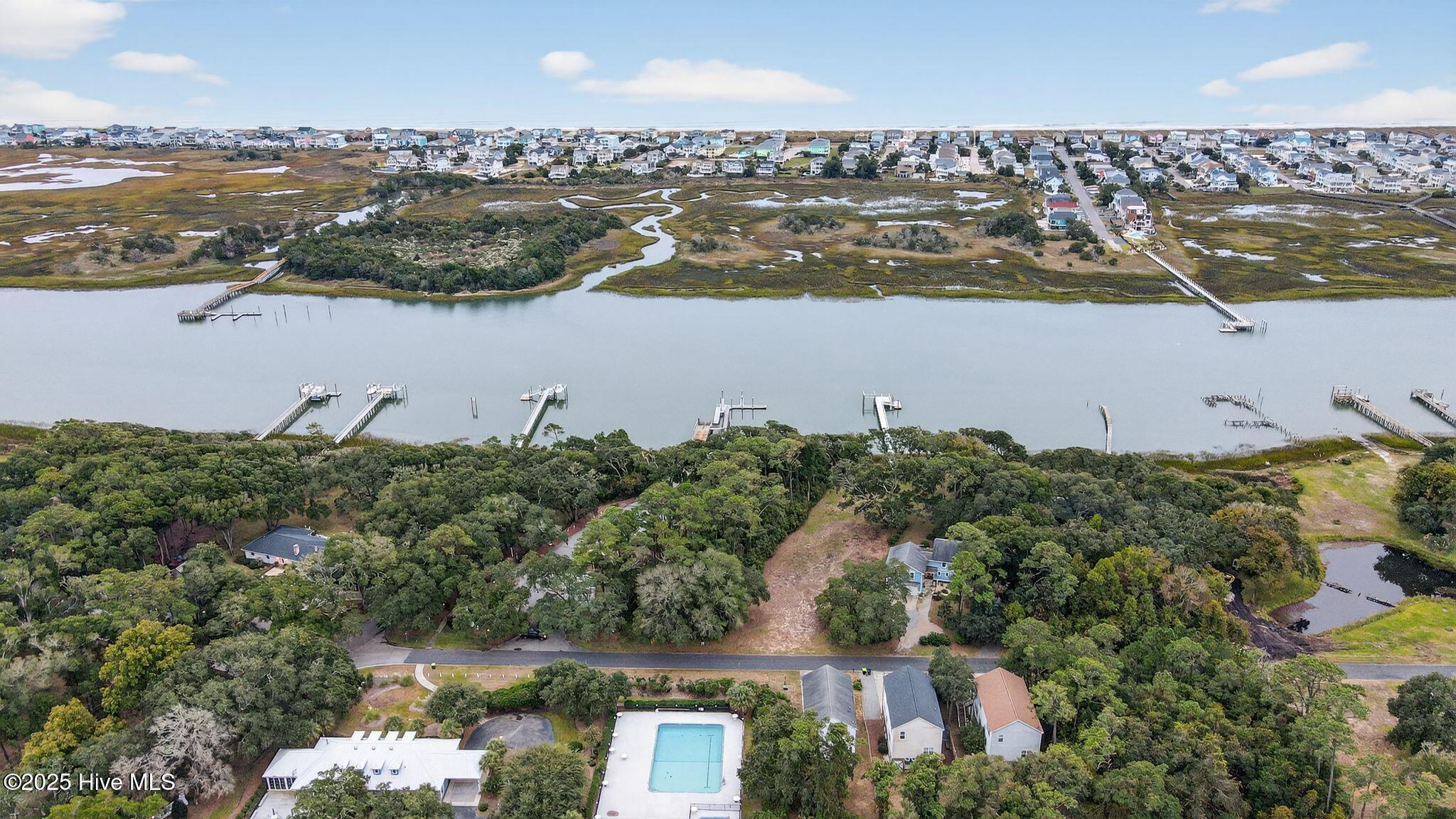 100540046 | Photo 39