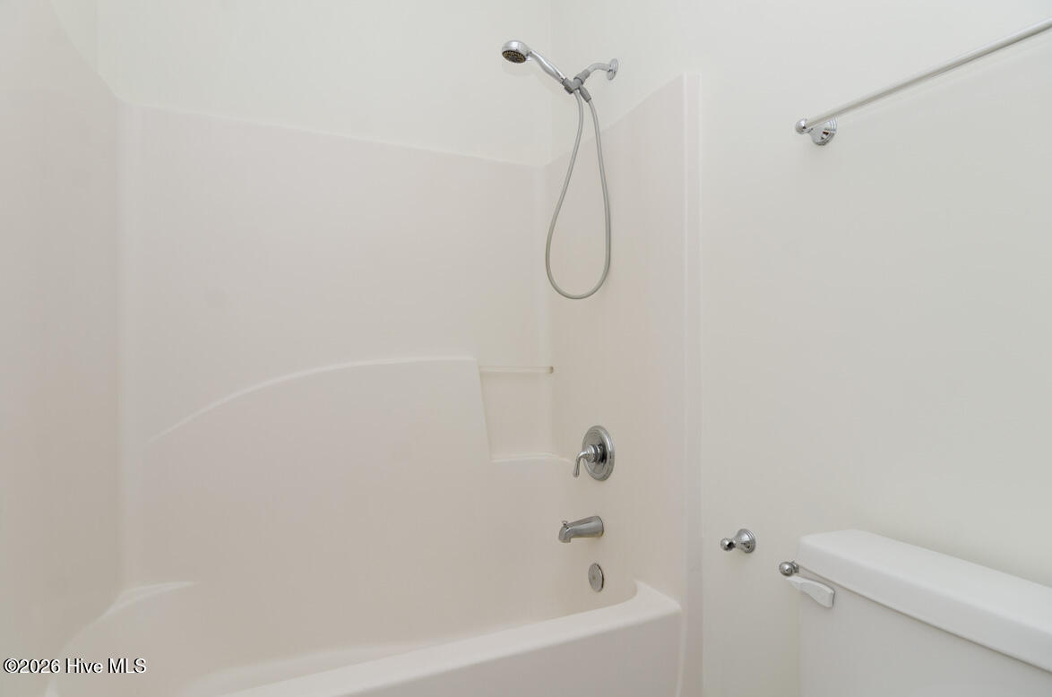 100534770 | Photo 26