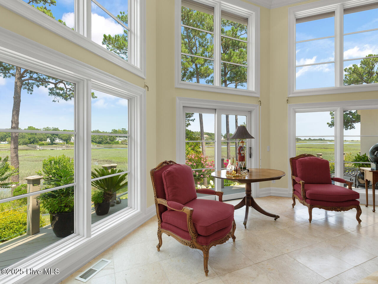 100526080 | Photo 13