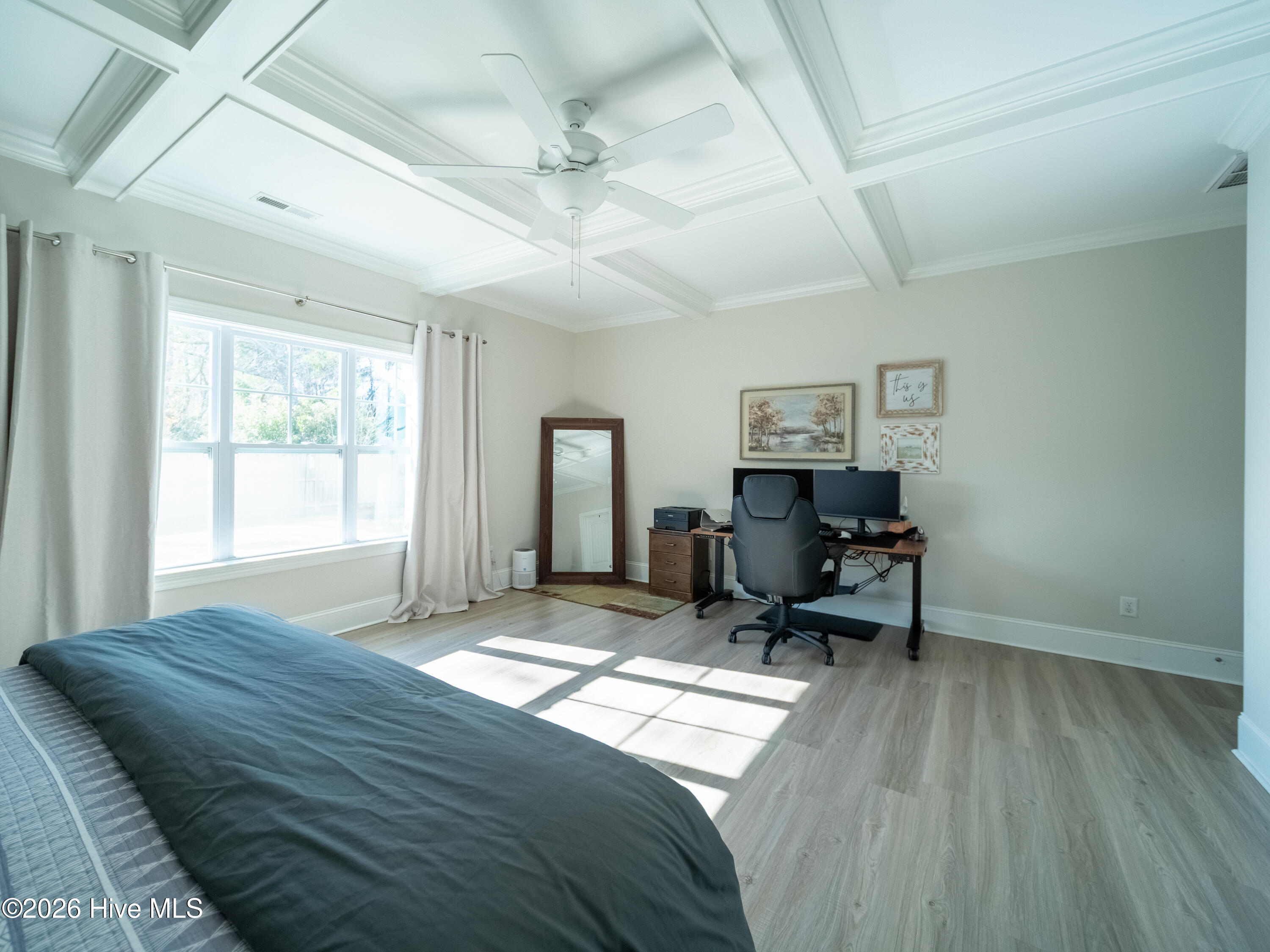 100549108 | Photo 24