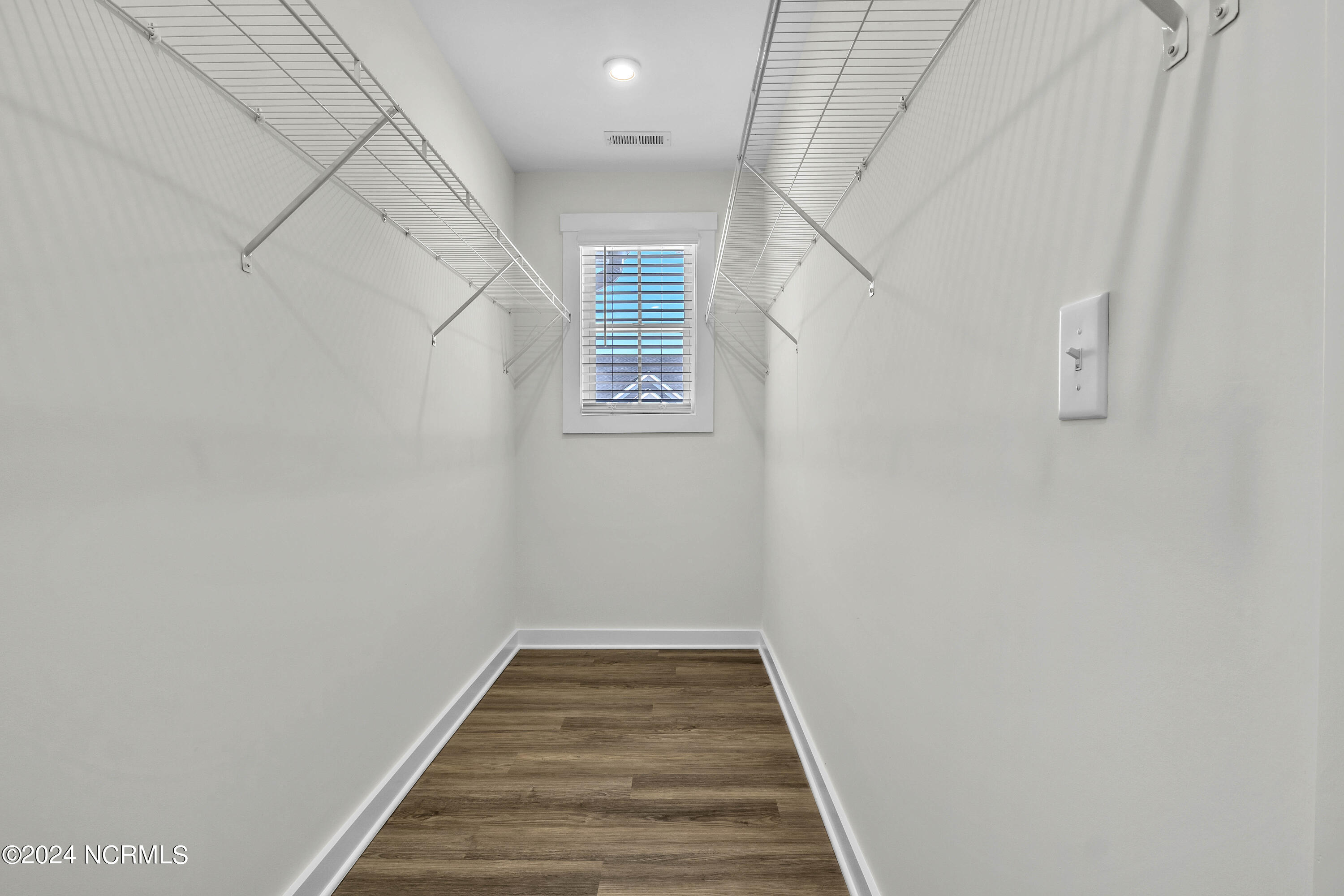 100544688 | Photo 23