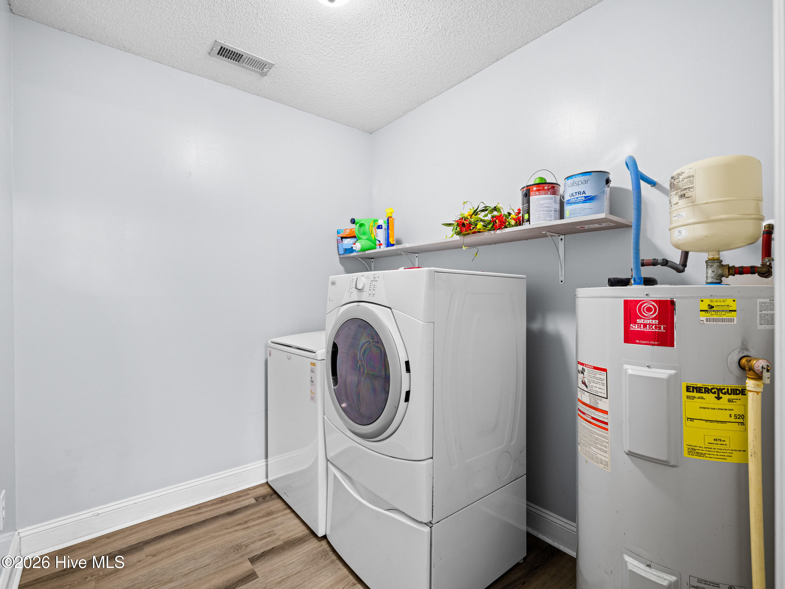 100565306 | Photo 17