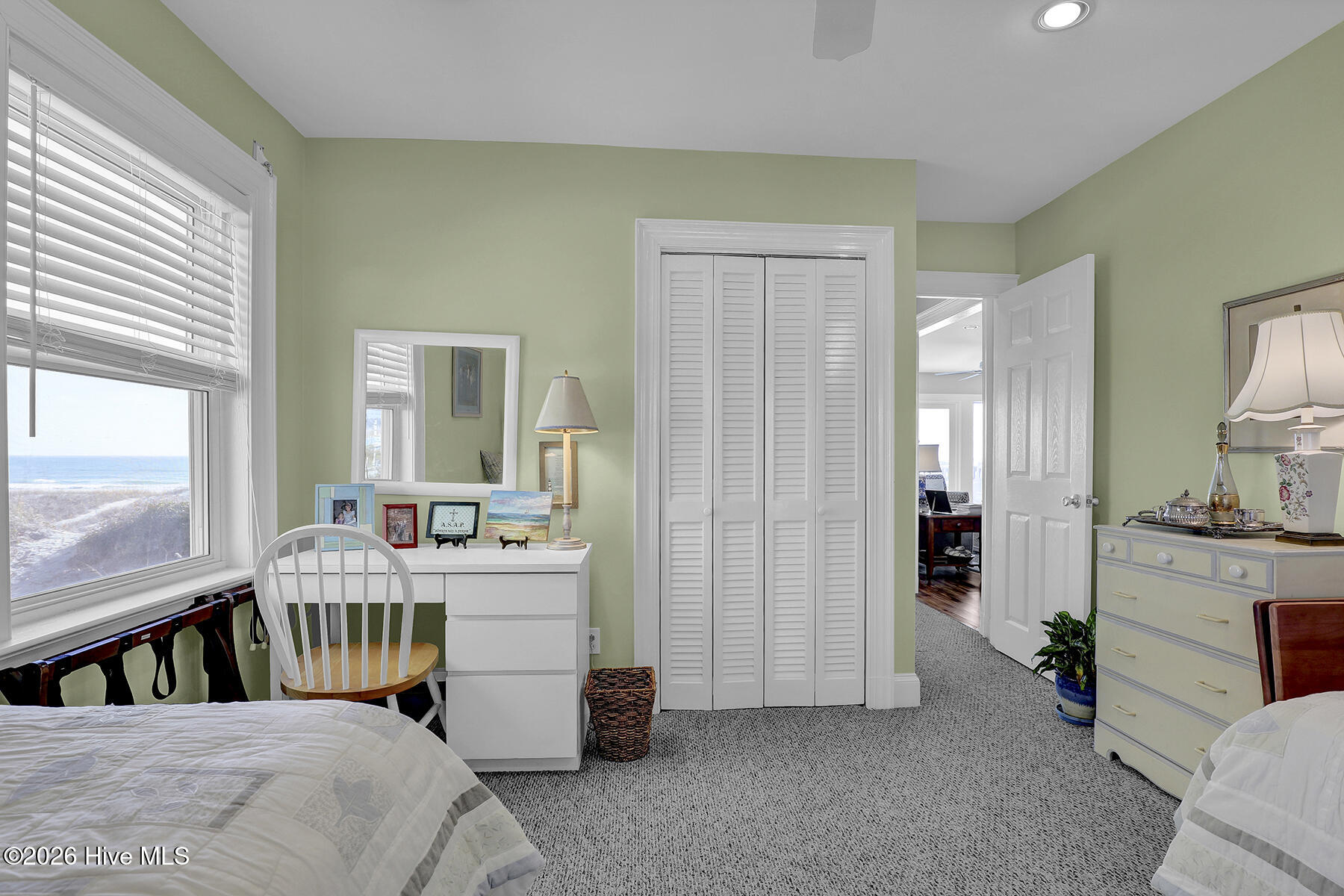 100548682 | Photo 21