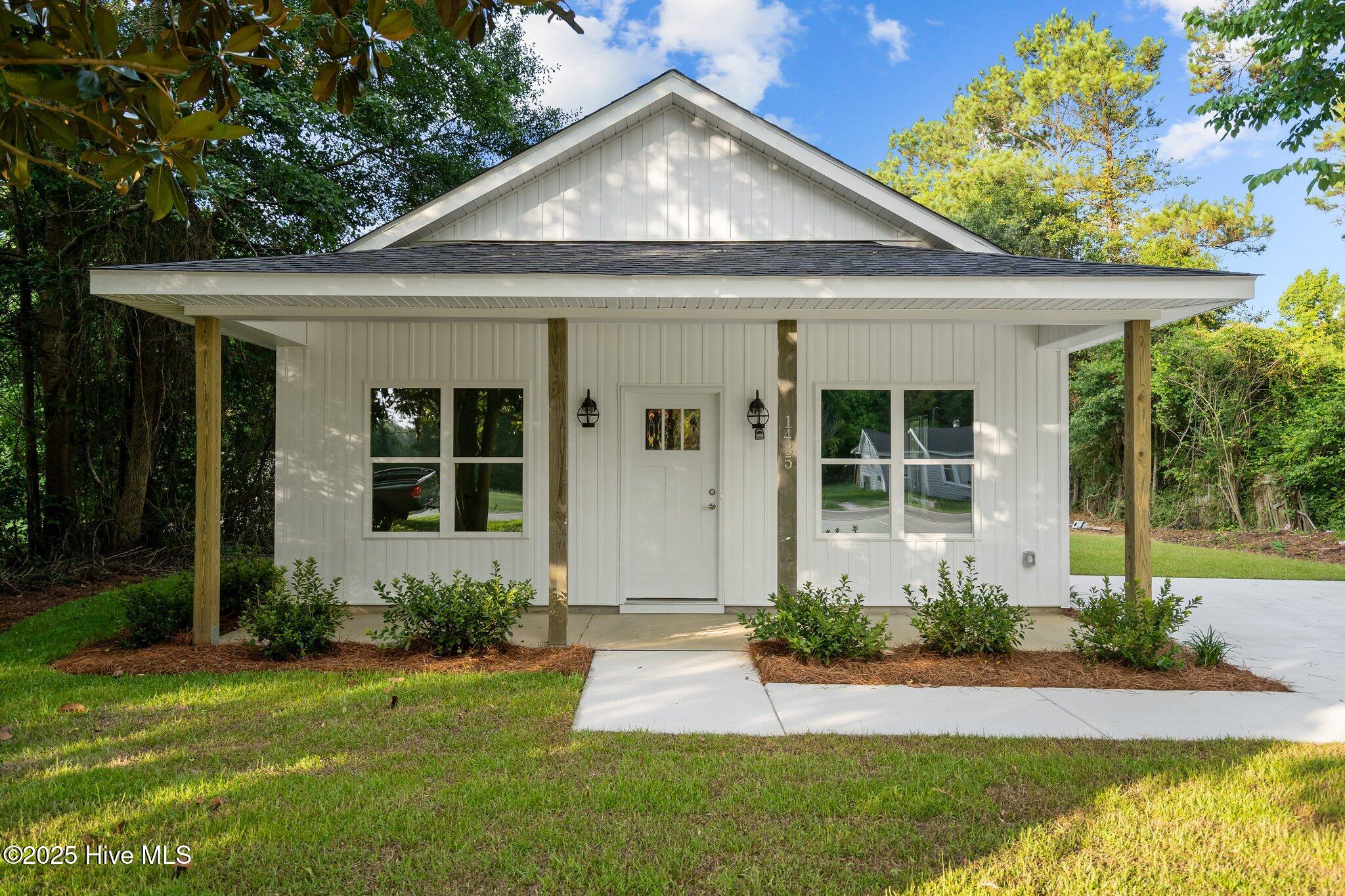 Homes for sale in Burgaw, NC | 1435 Penderlea Hwy, Burgaw, NC 28425 | MLS# 100525124