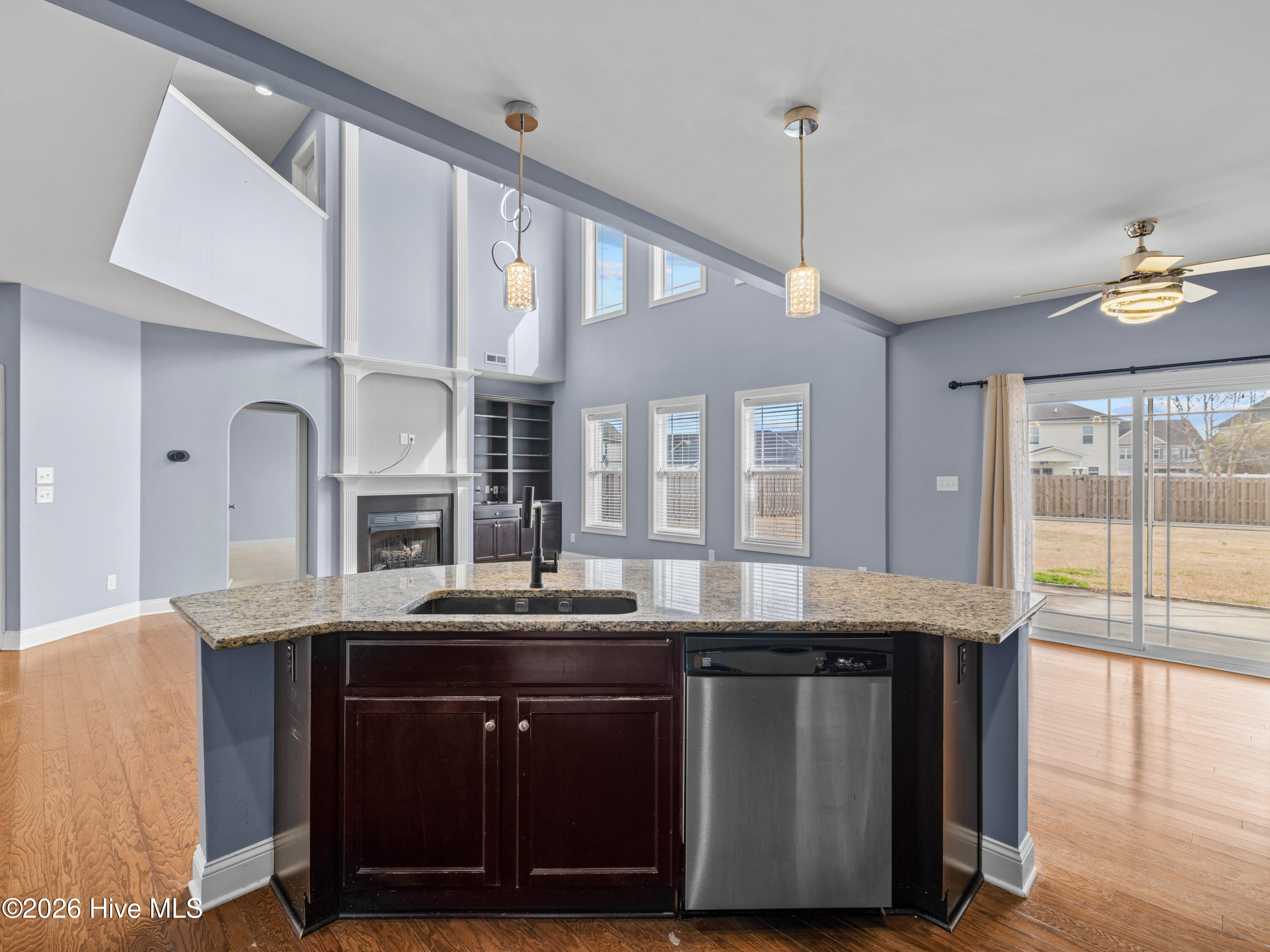 100556150 | Photo 24