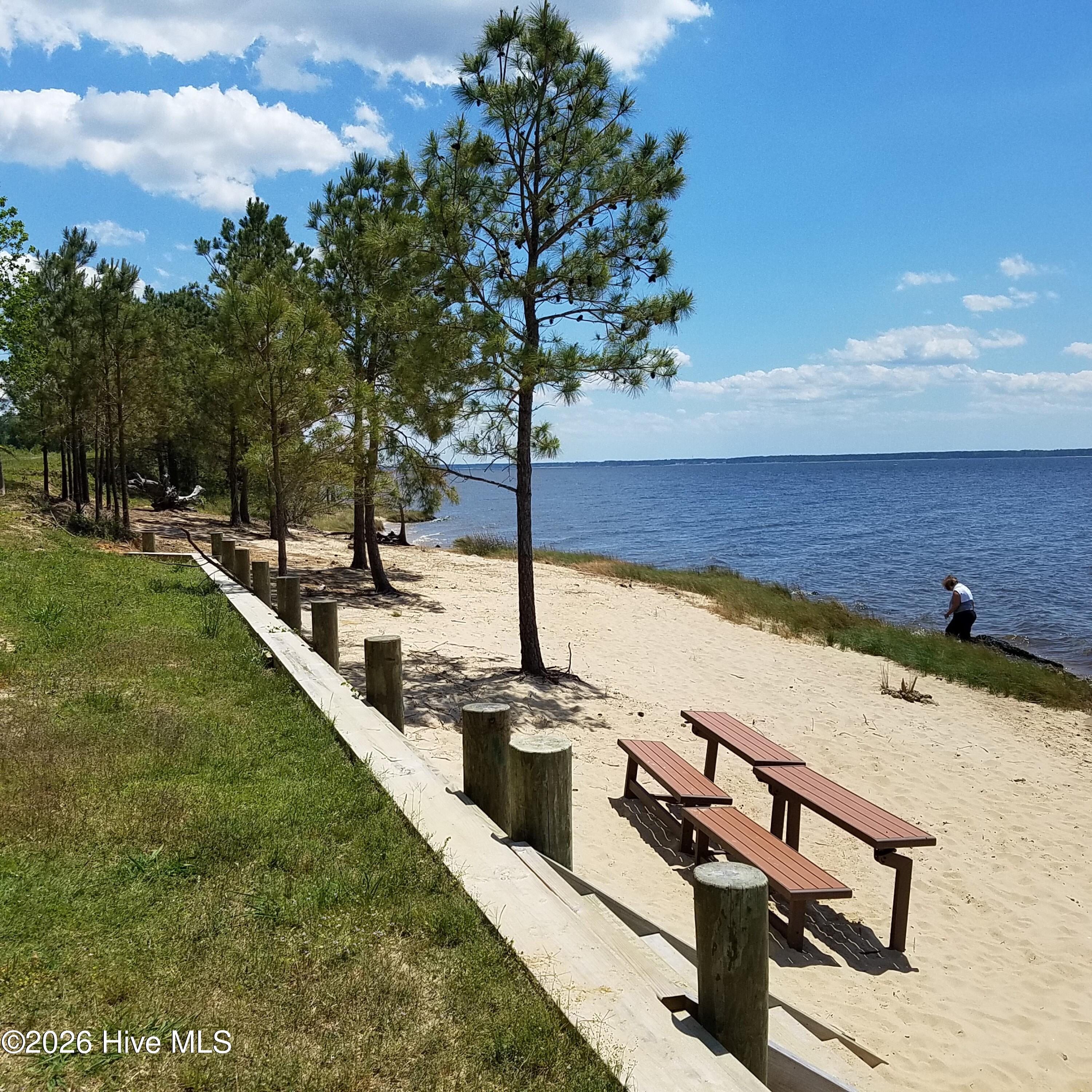 18 Wild Swan Lane,Minnesott Beach