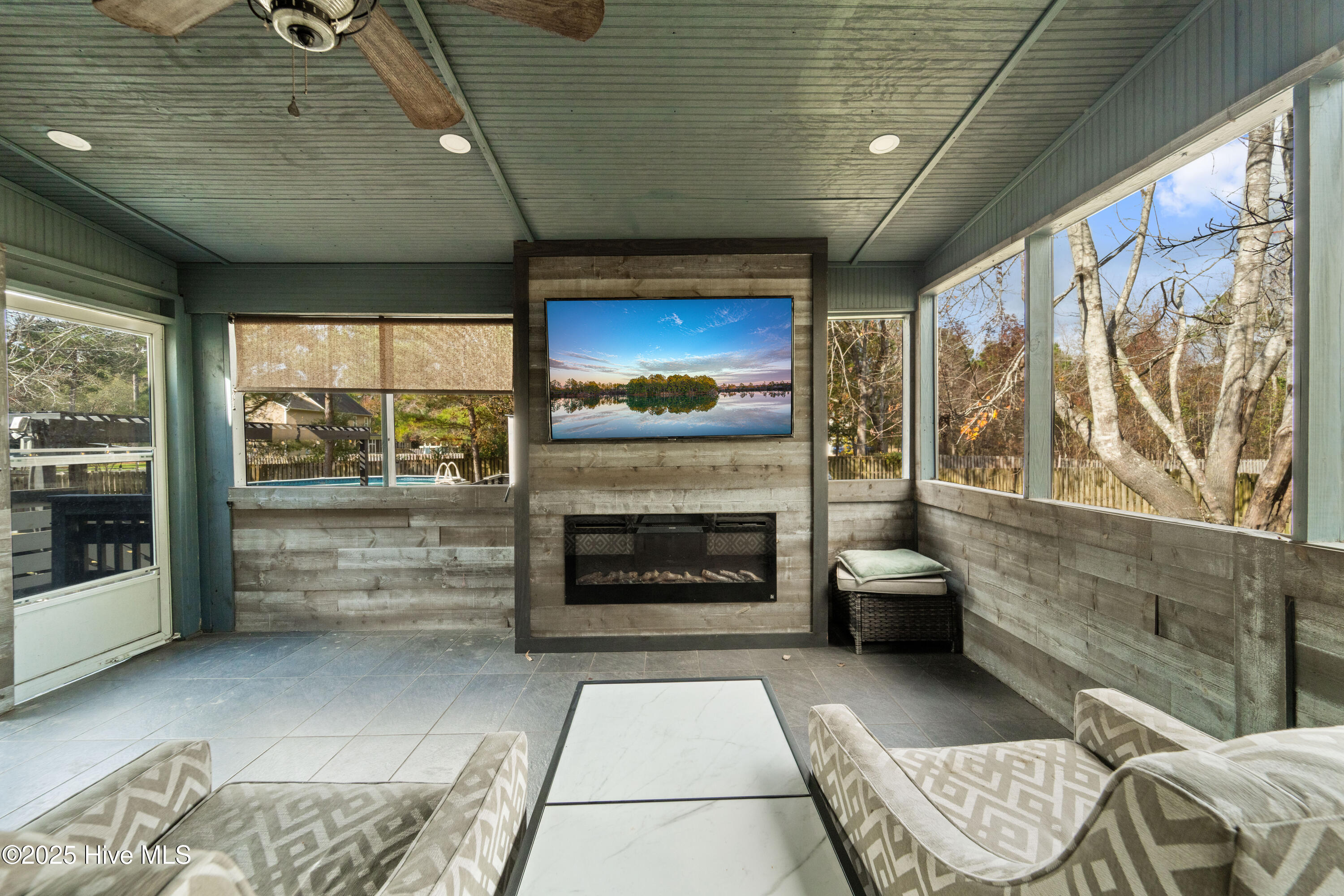 100544127 | Photo 66