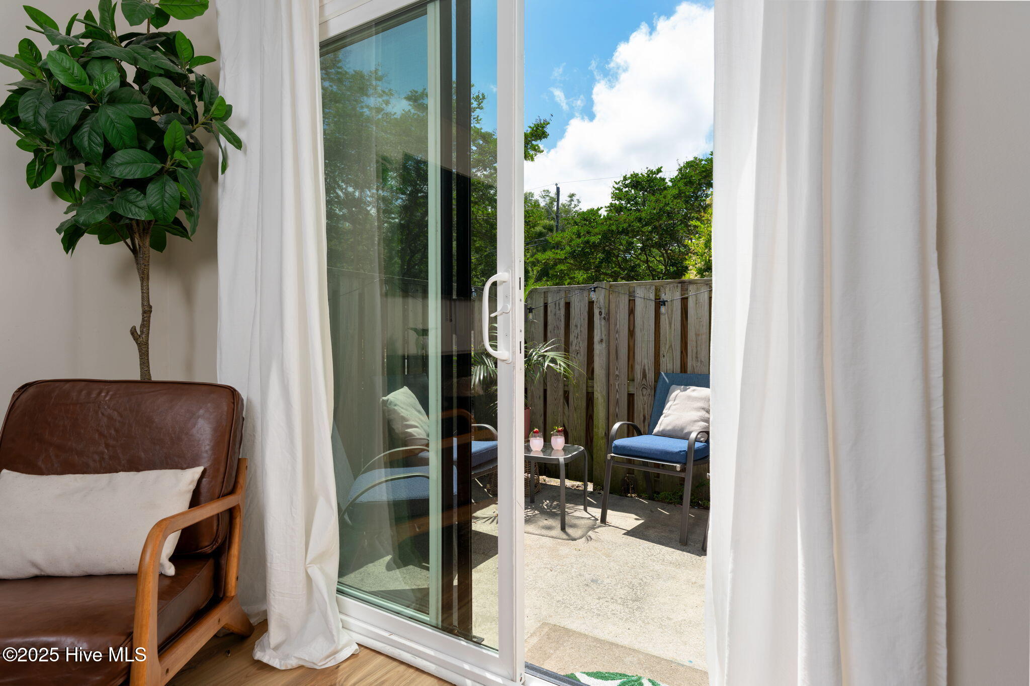 1701 41st Street Apt A, Wilmington, NC 28403 – photo 14: living-room-01e