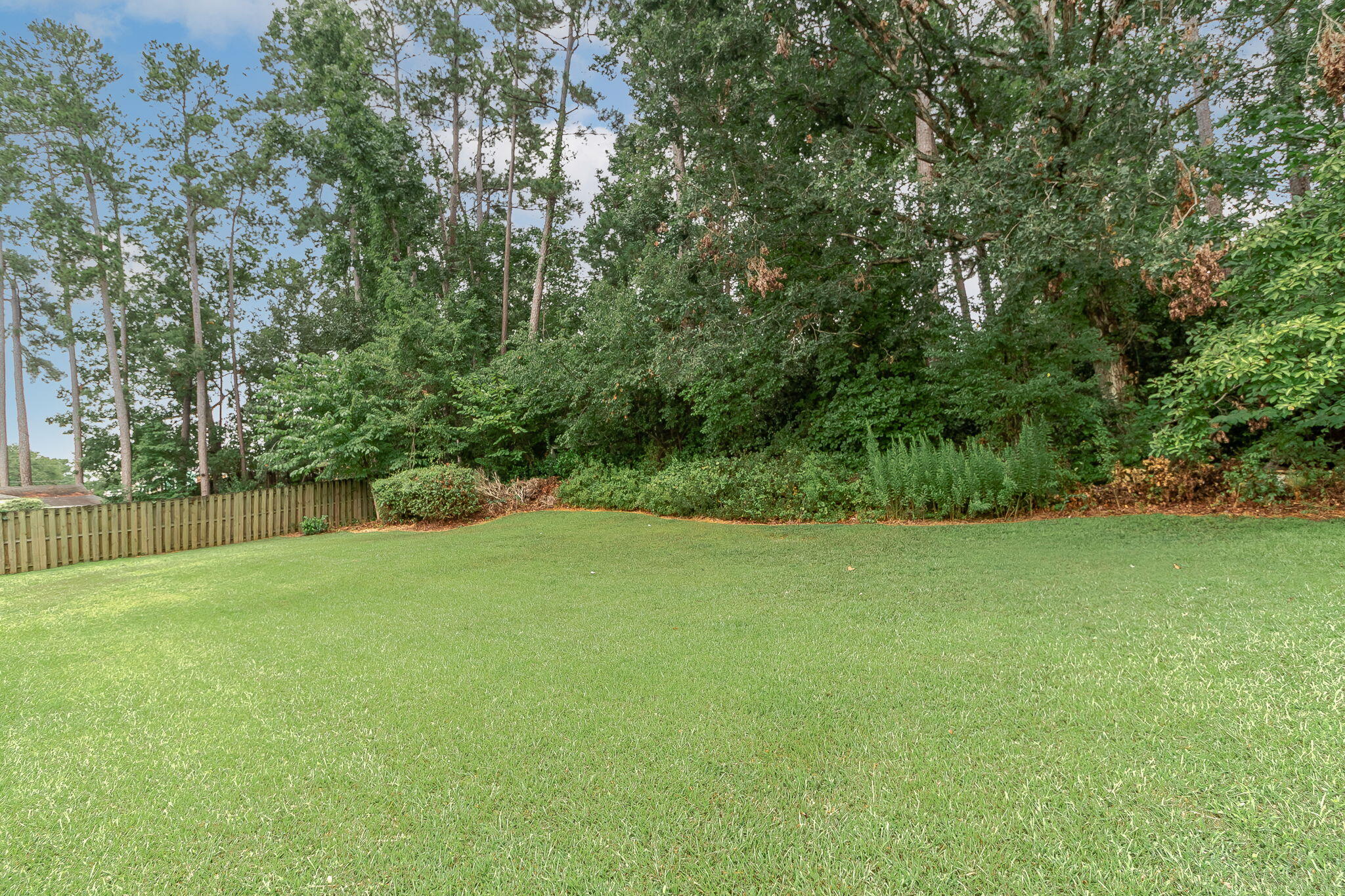 40-web-or-mls-105 DRESDEN DR A©--11