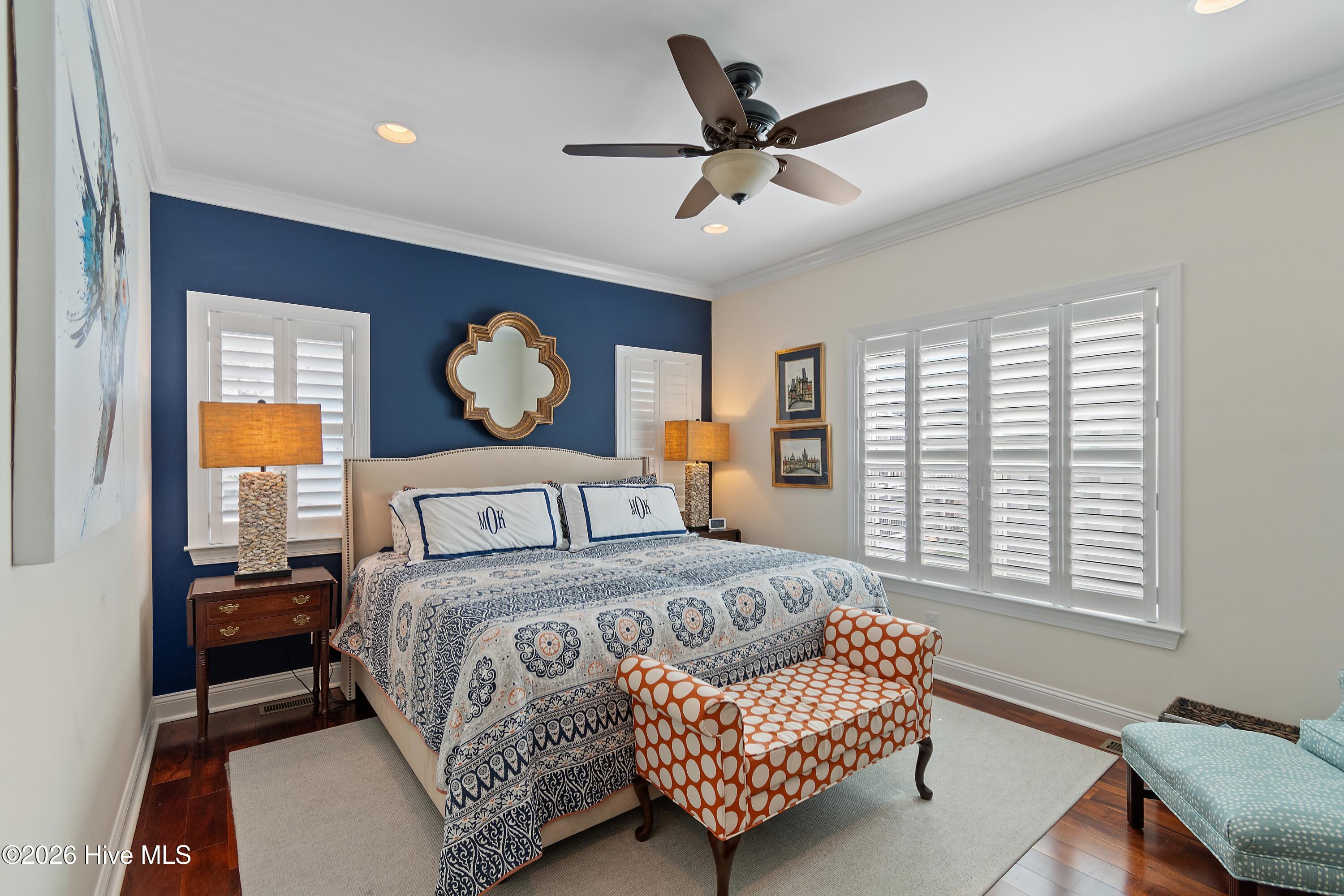 100558702 | Photo 39