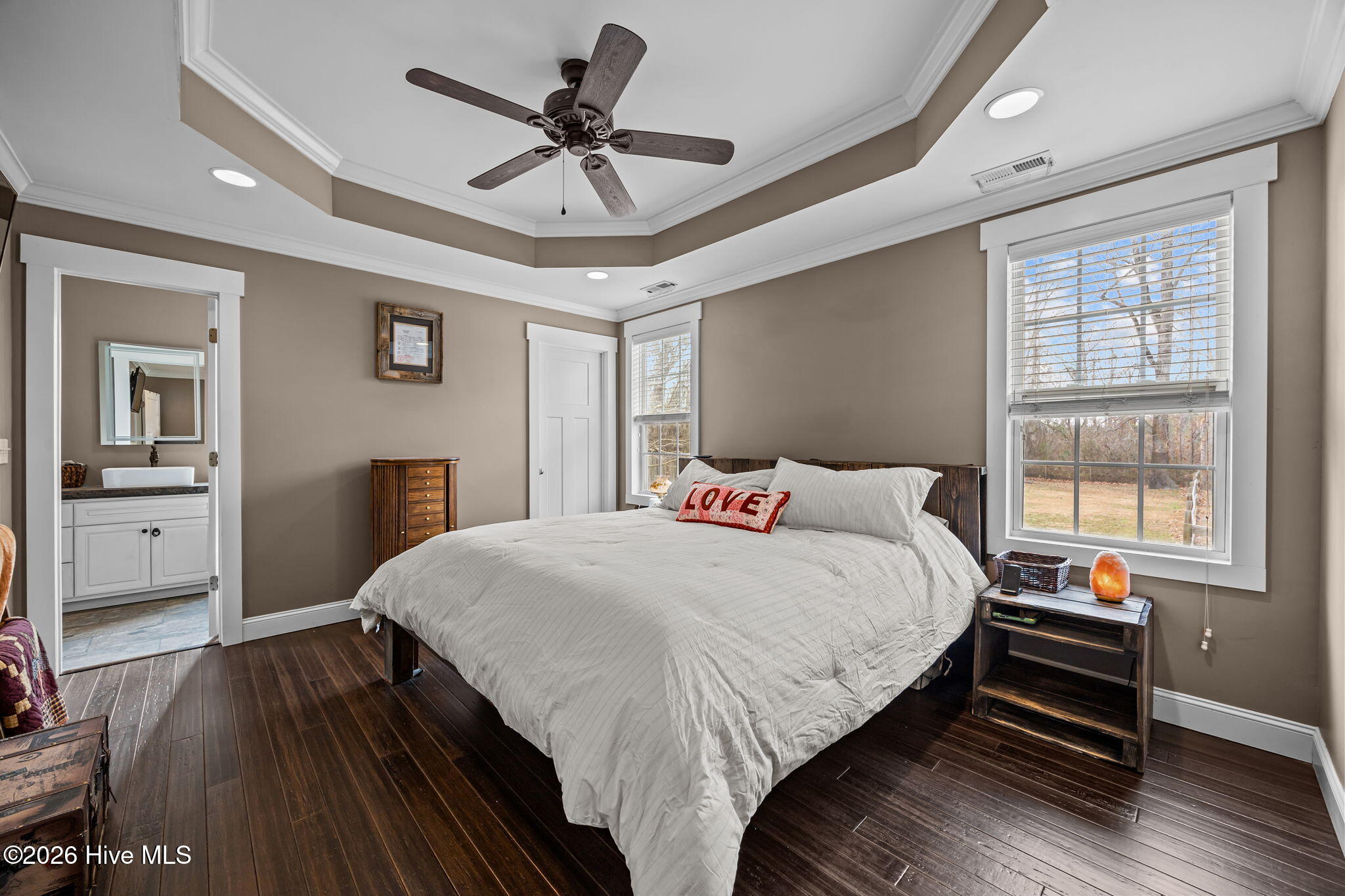 100548252 | Photo 16