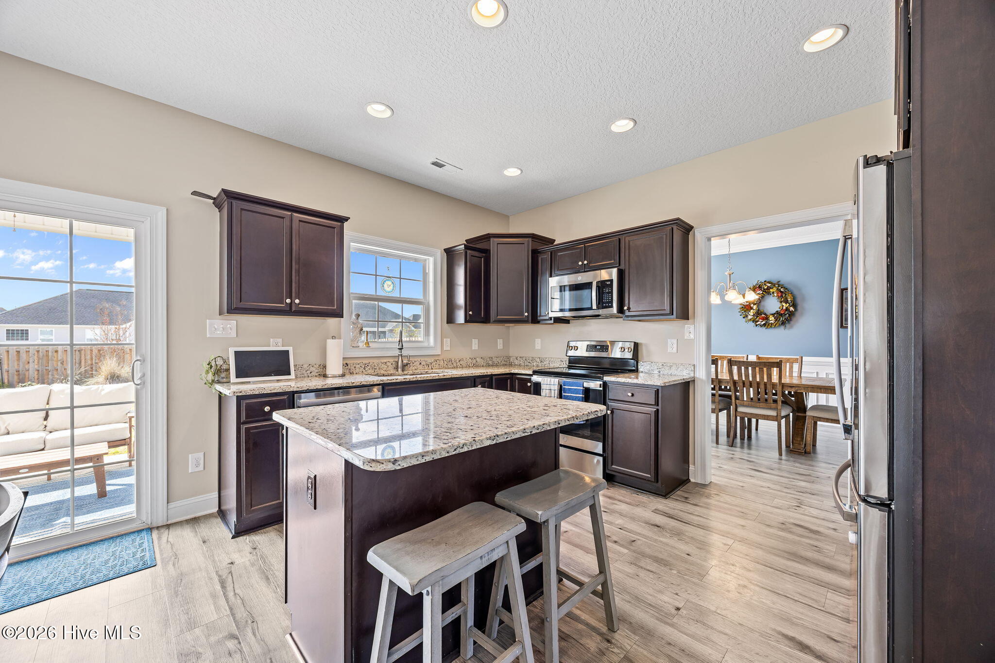 100566991 | Photo 14