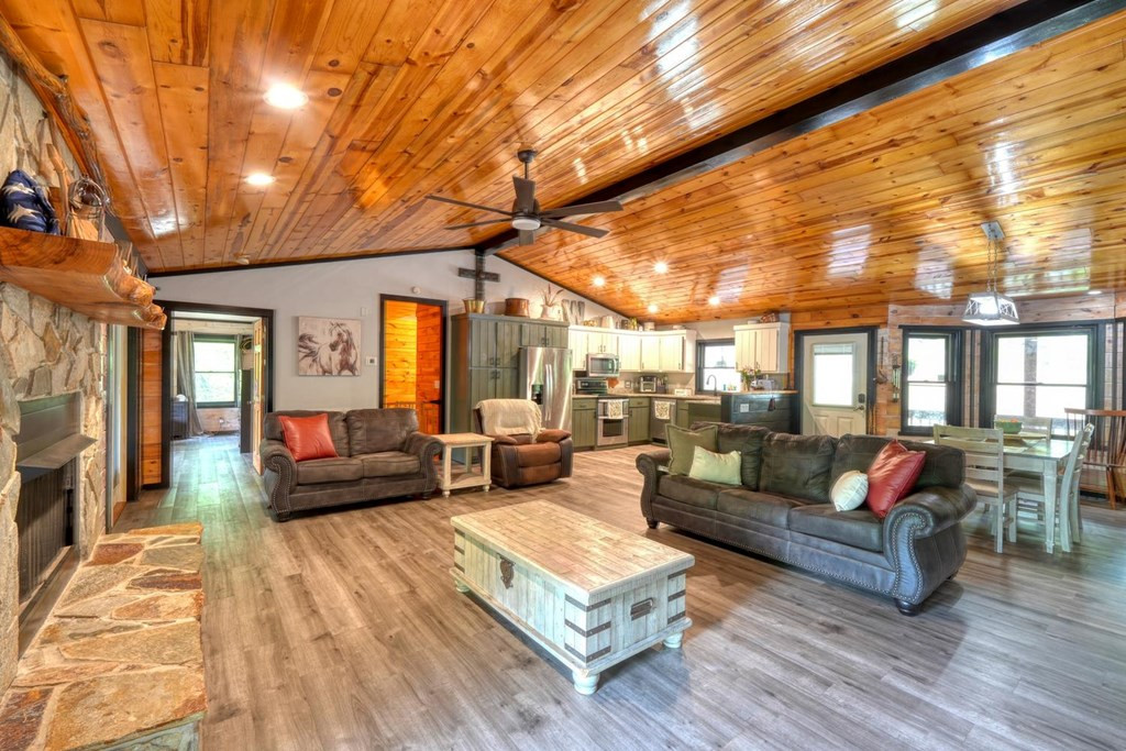 277 Clay Durrett Road, Murphy, NC 28906 Listing Photo  18