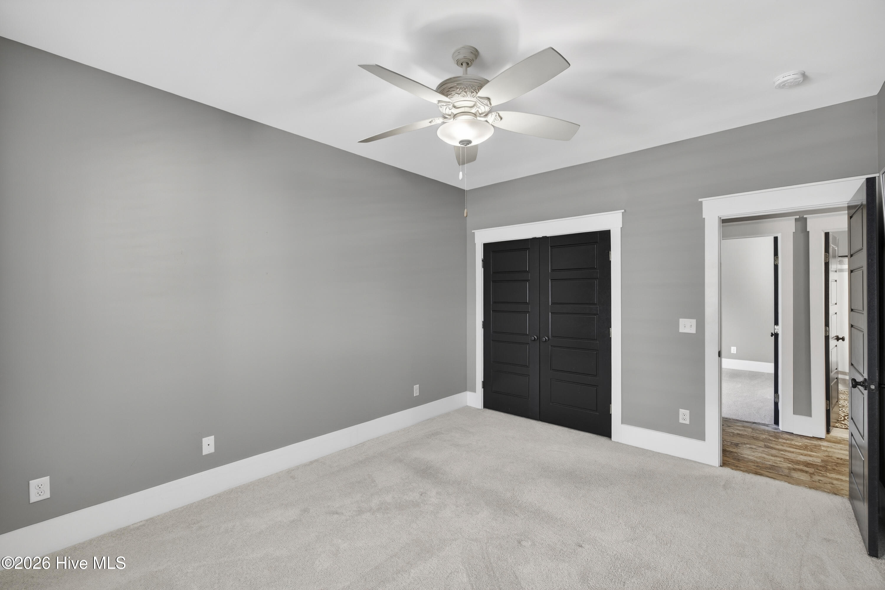 100555140 | Photo 33