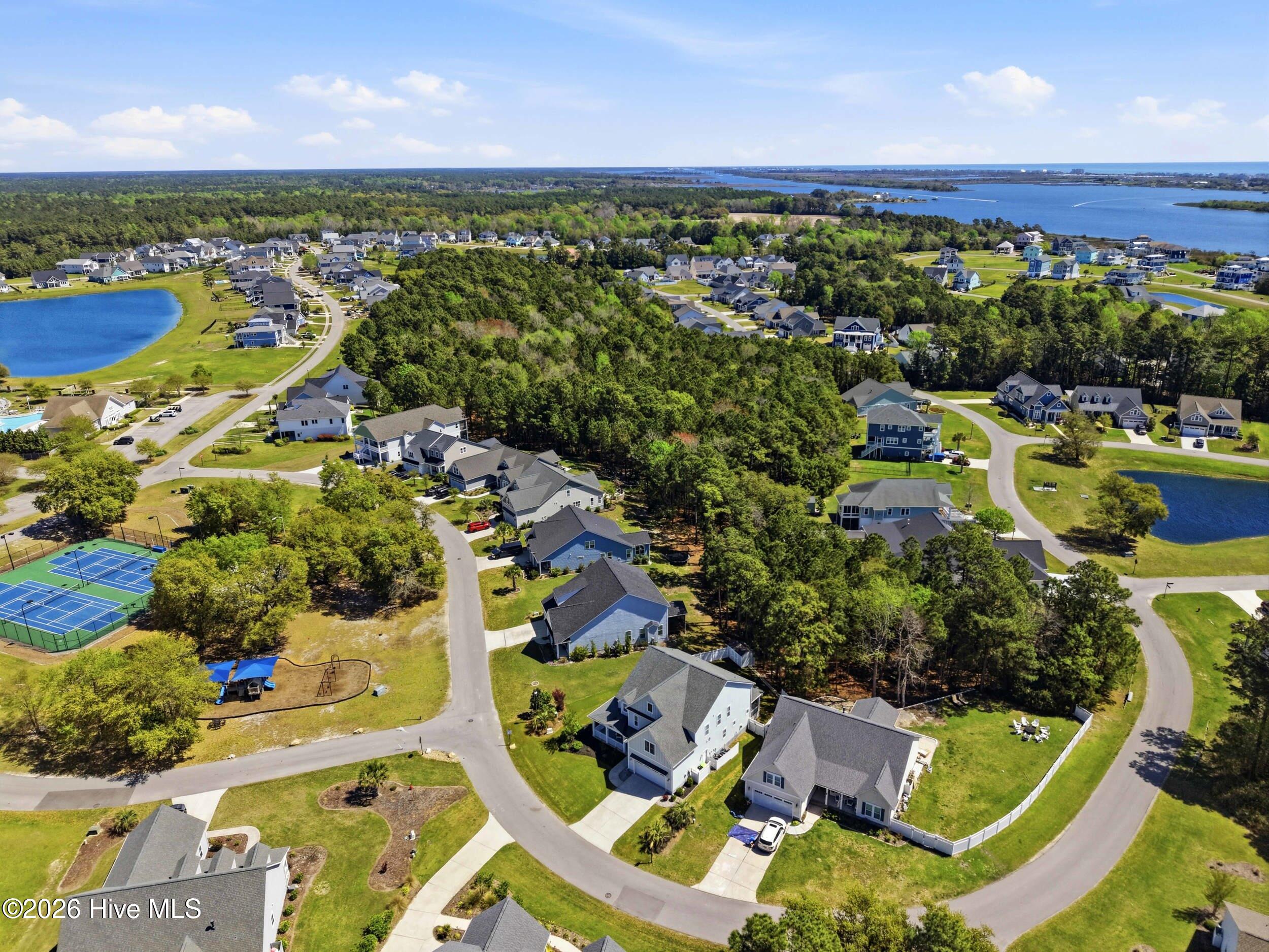 100565471 | Photo 66