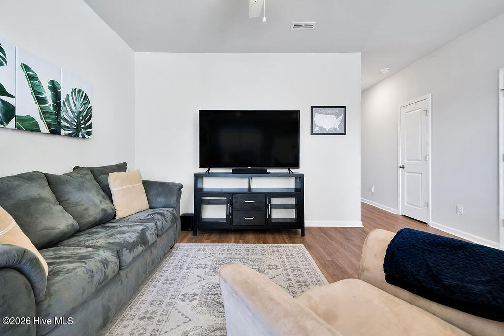 100549392 | Photo 13