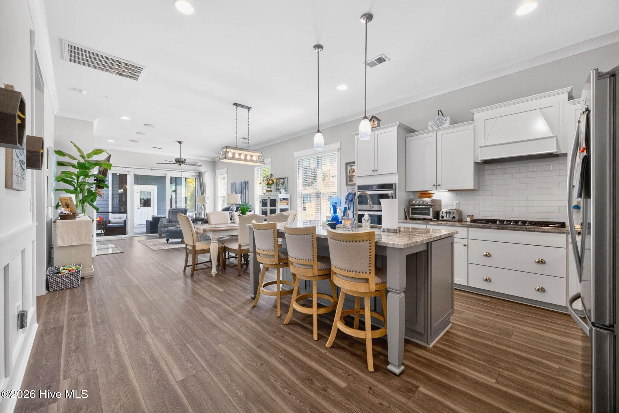 100567275 | Photo 20