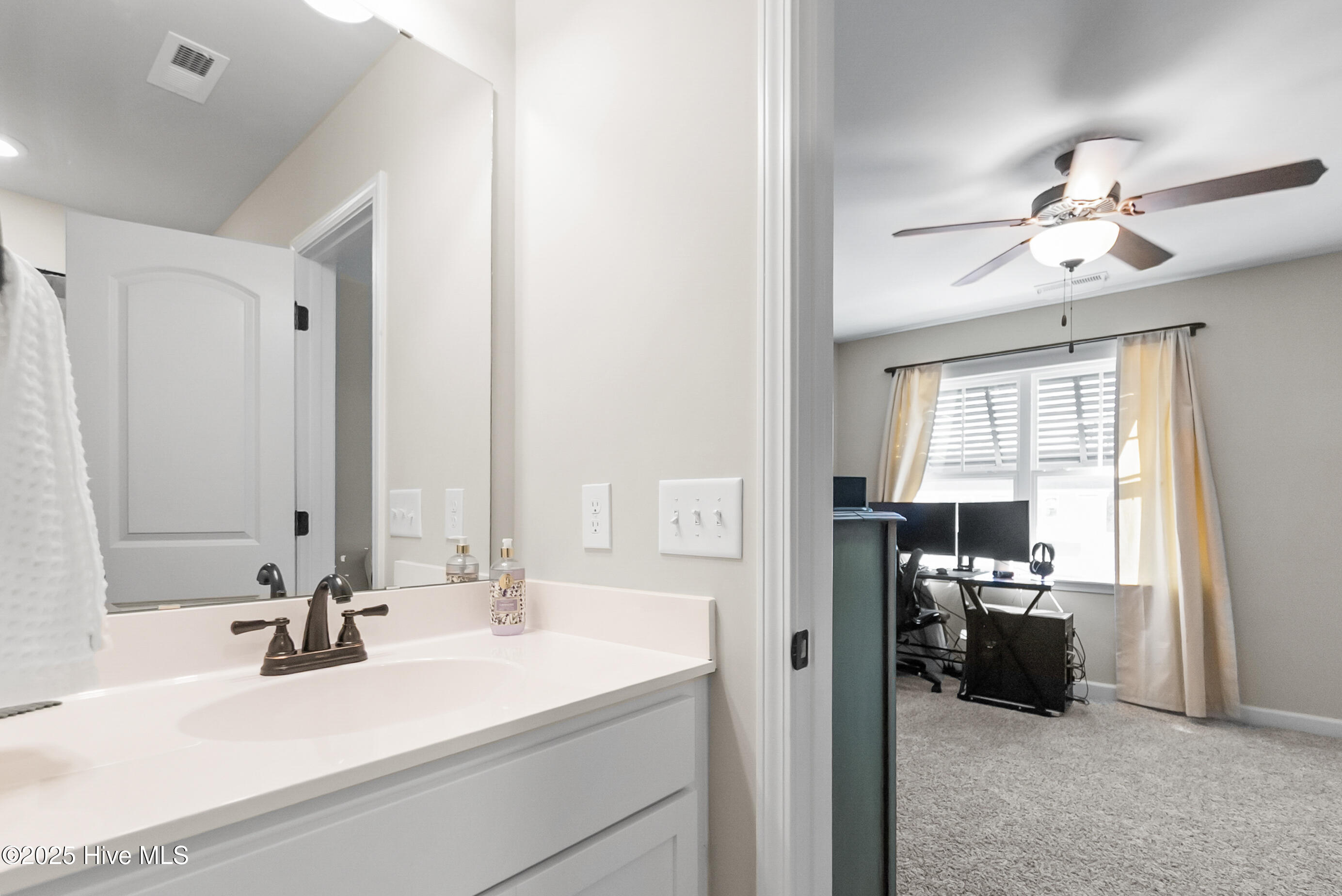 100545526 | Photo 23