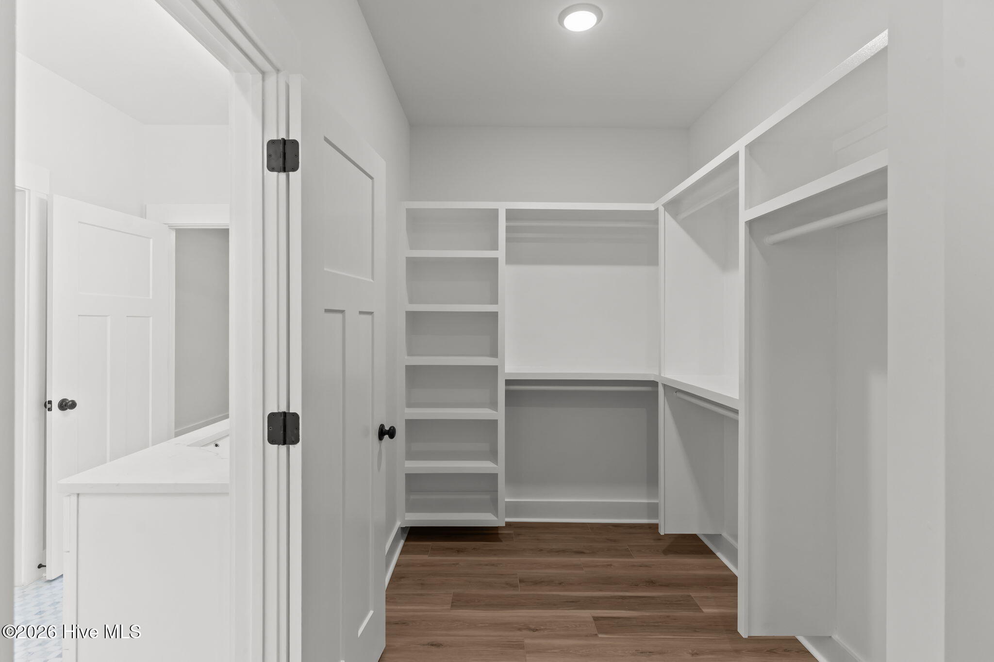 100549210 | Photo 19