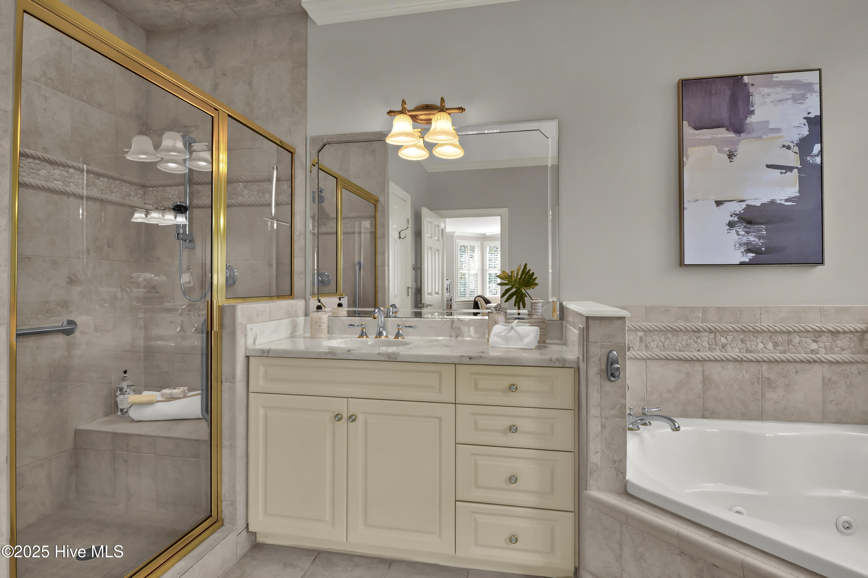 100535642 | Photo 36