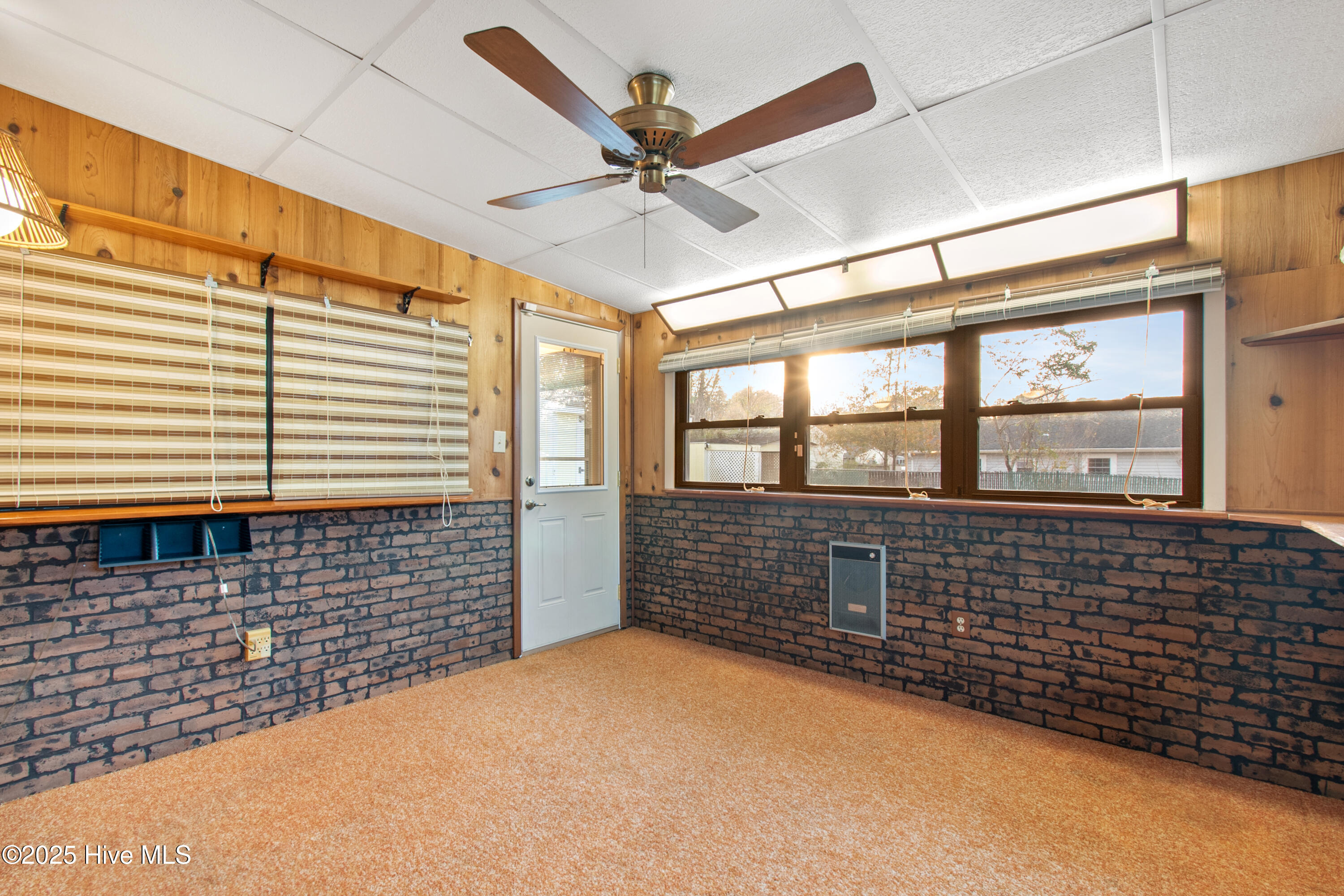 100538072 | Photo 13