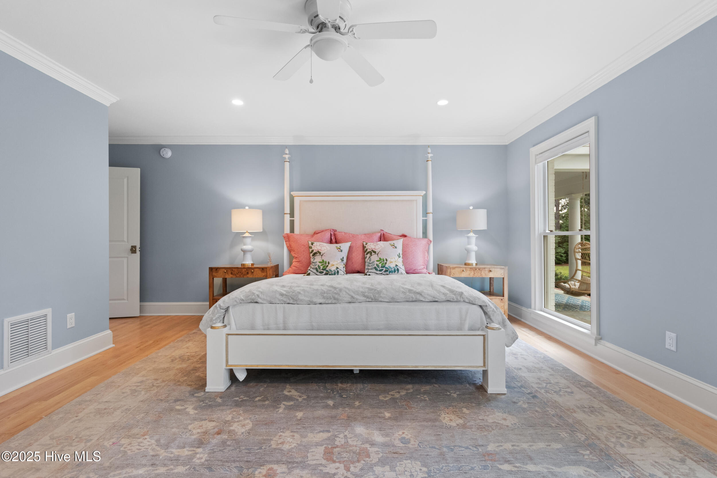 100534920 | Photo 38