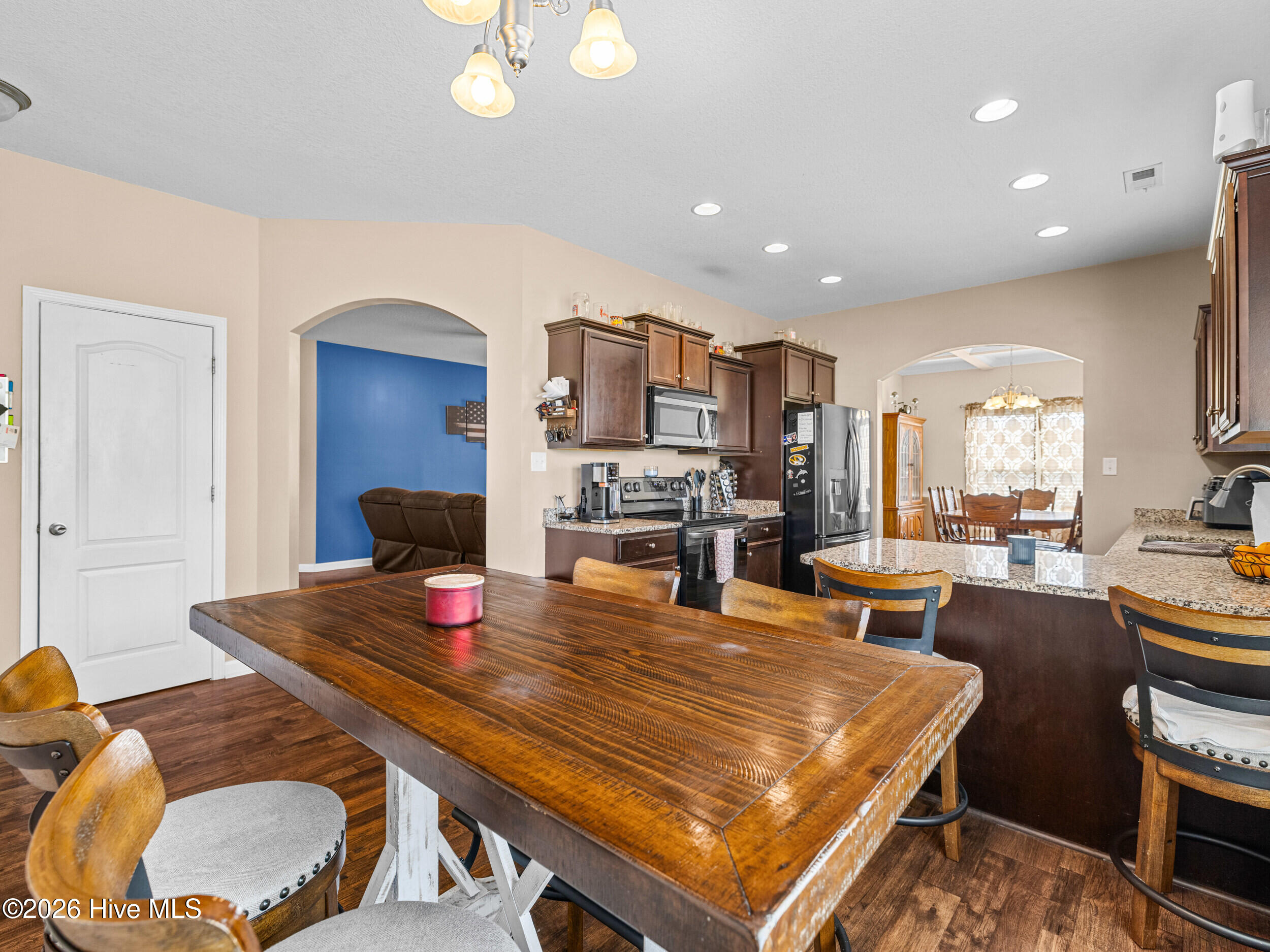 100568044 | Photo 26