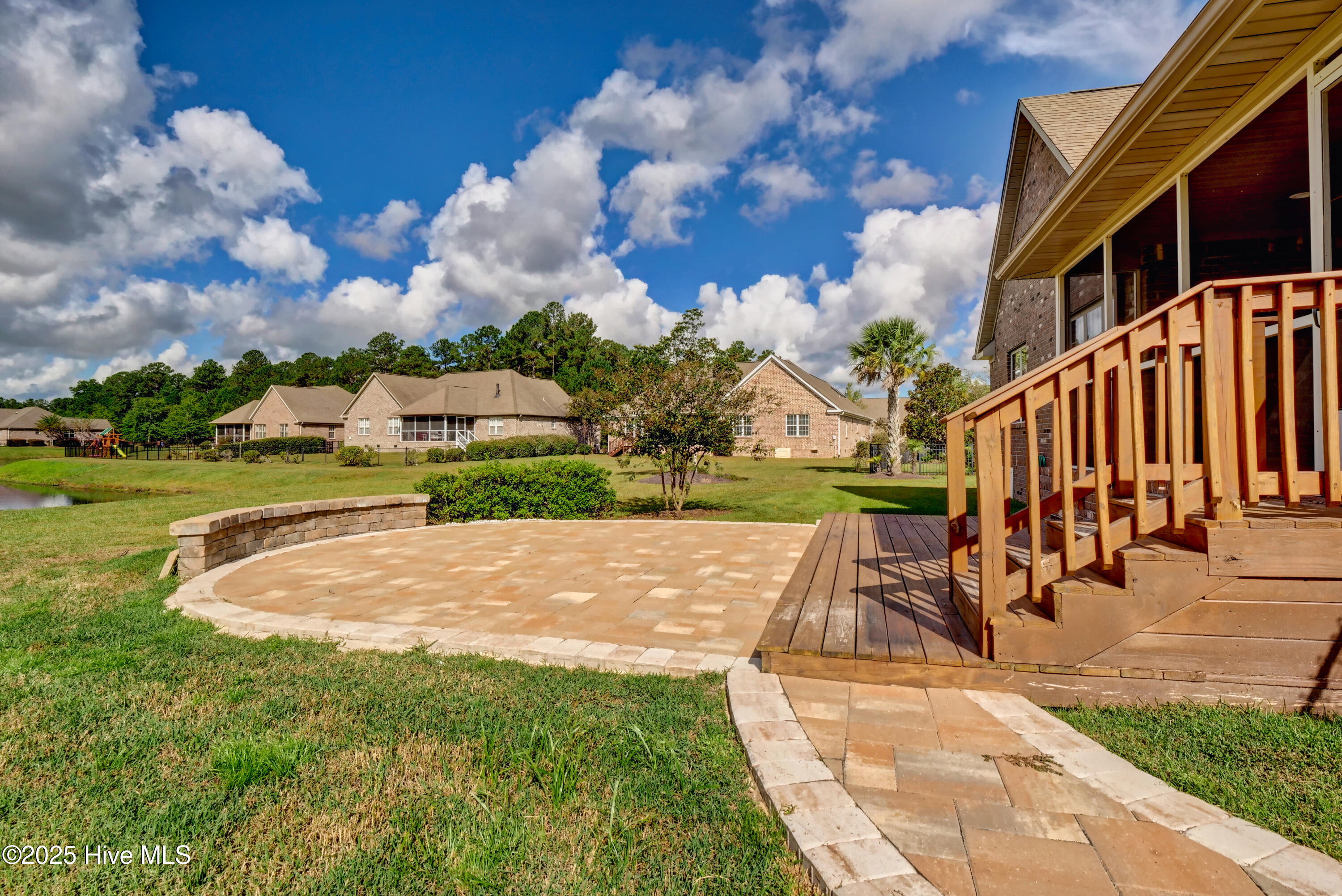 100539909 | Photo 34