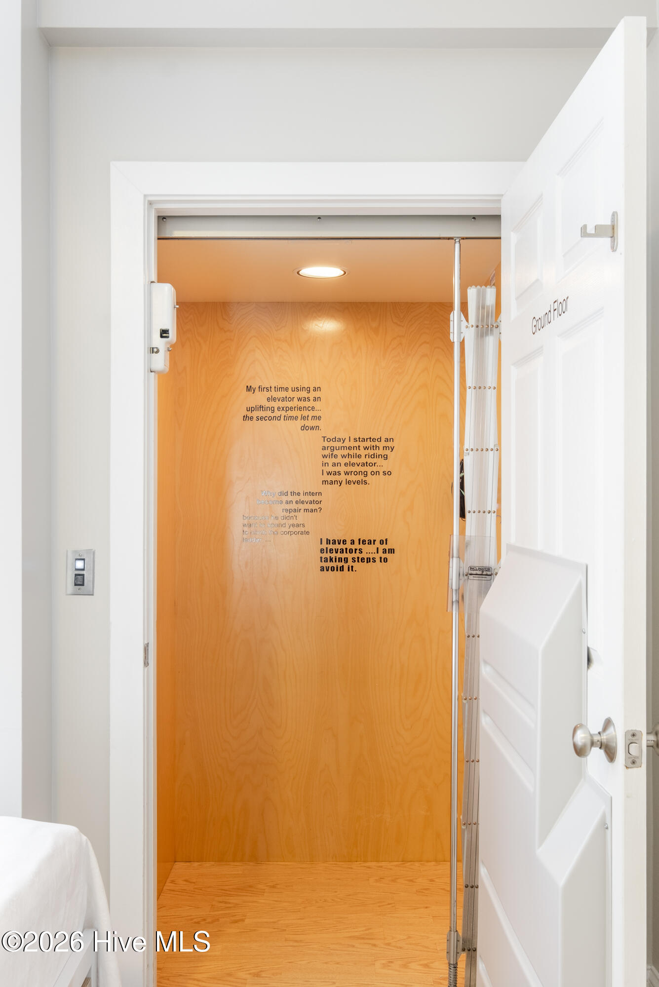 100557553 | Photo 40