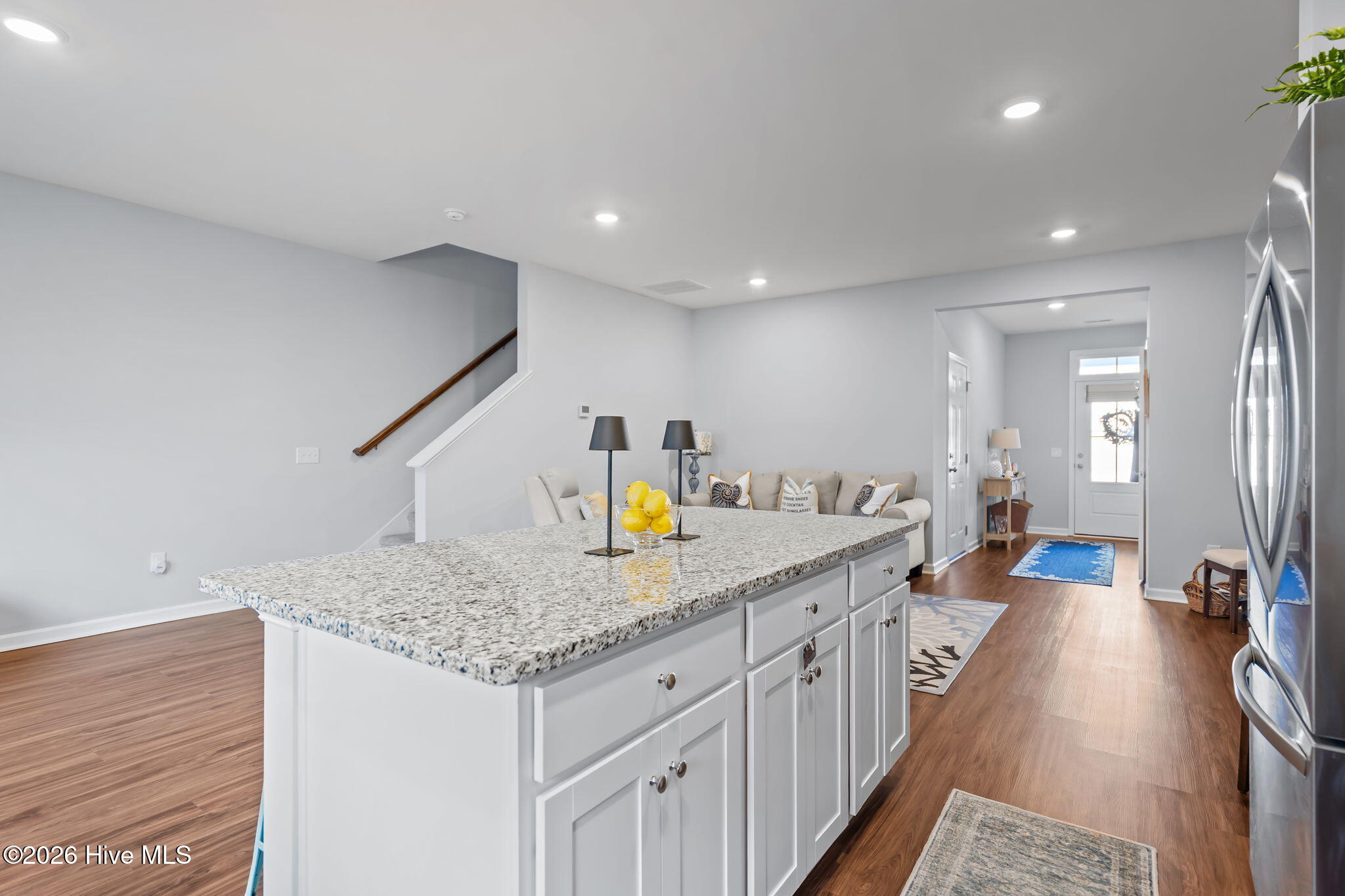 100562246 | Photo 11