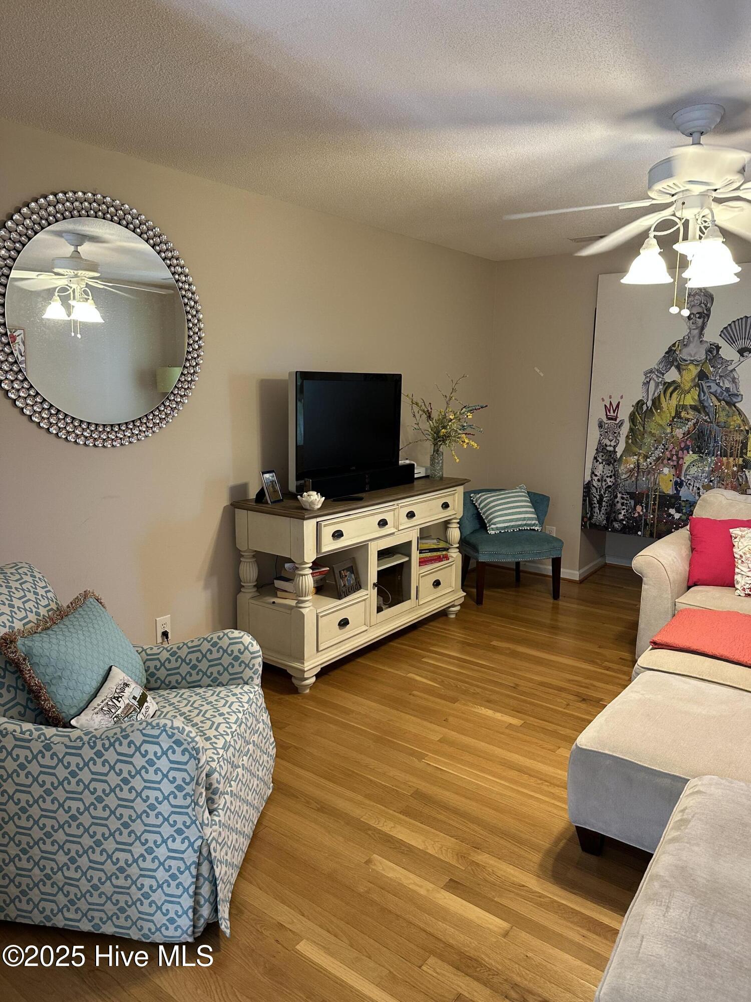 100514130 | Photo 83