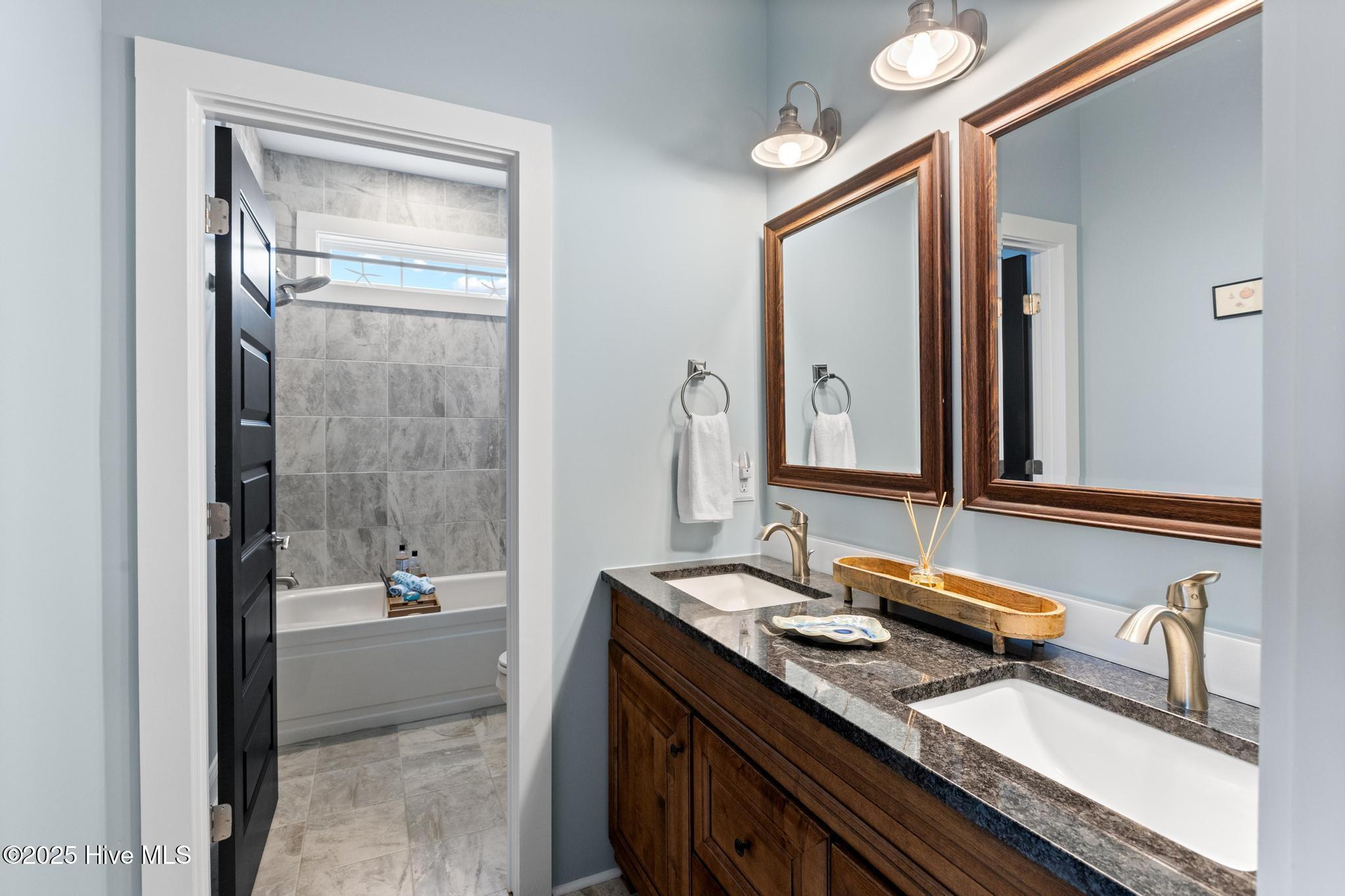 100554502 | Photo 27