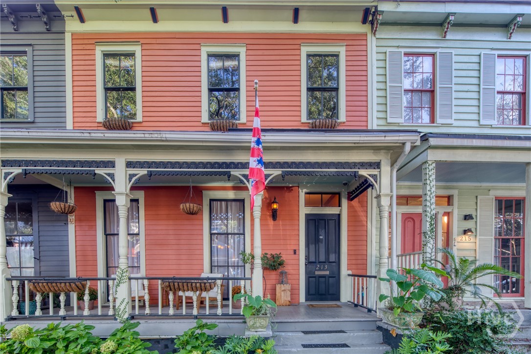 Photo 3 of Townhouse for sale at 213 W Duffy St, Savannah, GA 31401 | MLS# SA341830 | Listing updated on 2026-09-15