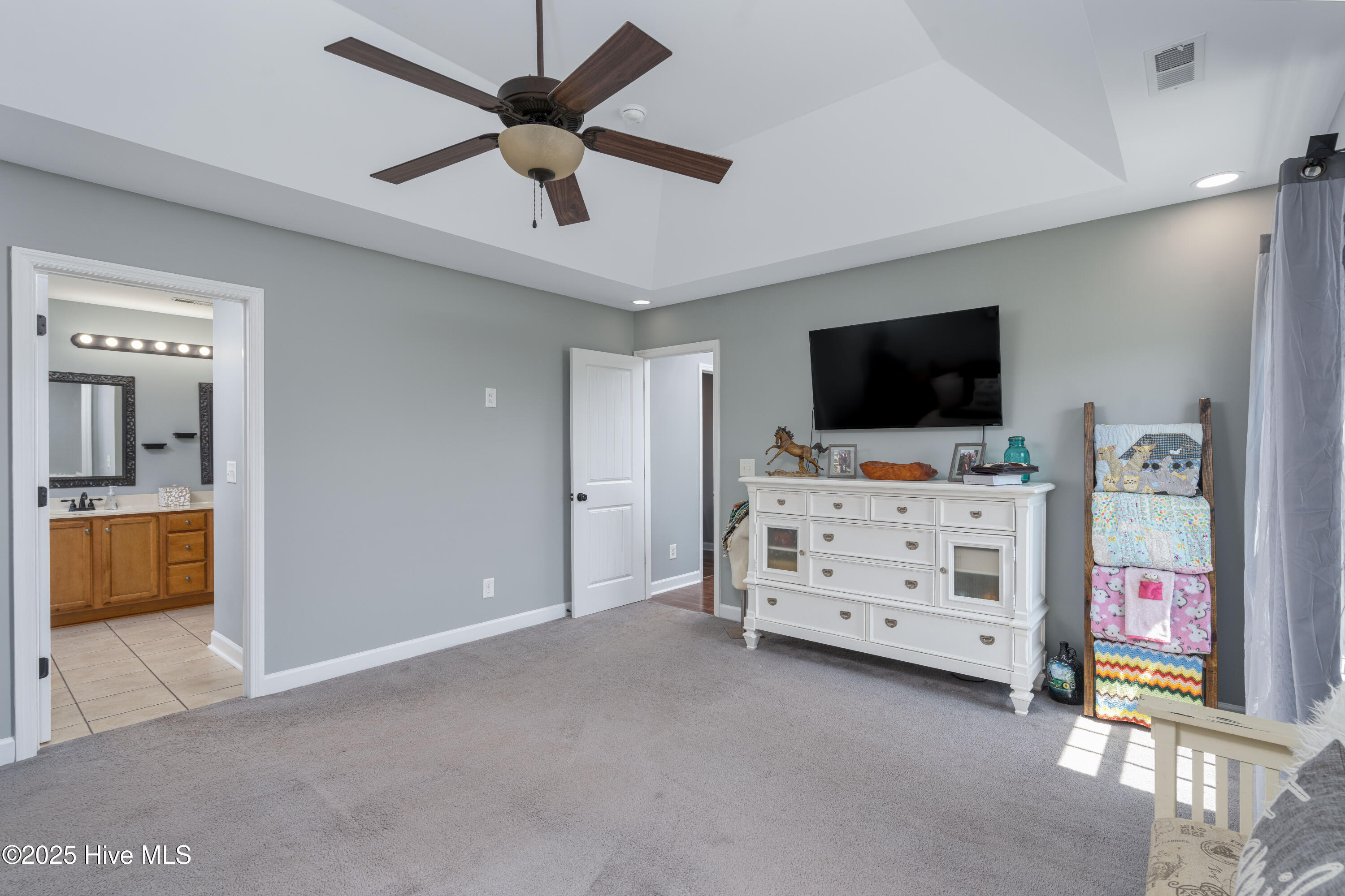 100495795 | Photo 11