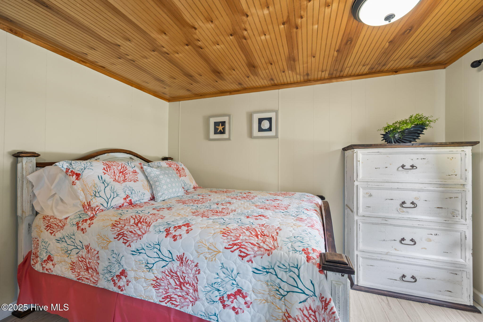 100535152 | Photo 35