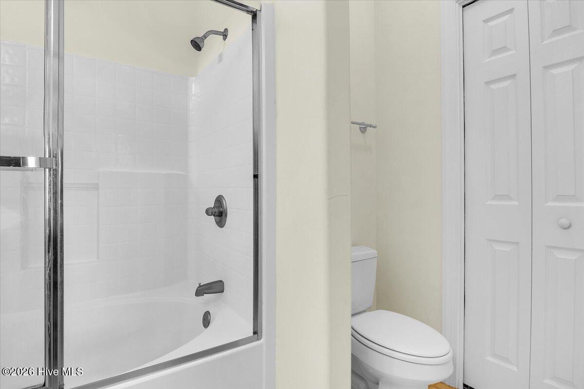 100550365 | Photo 37