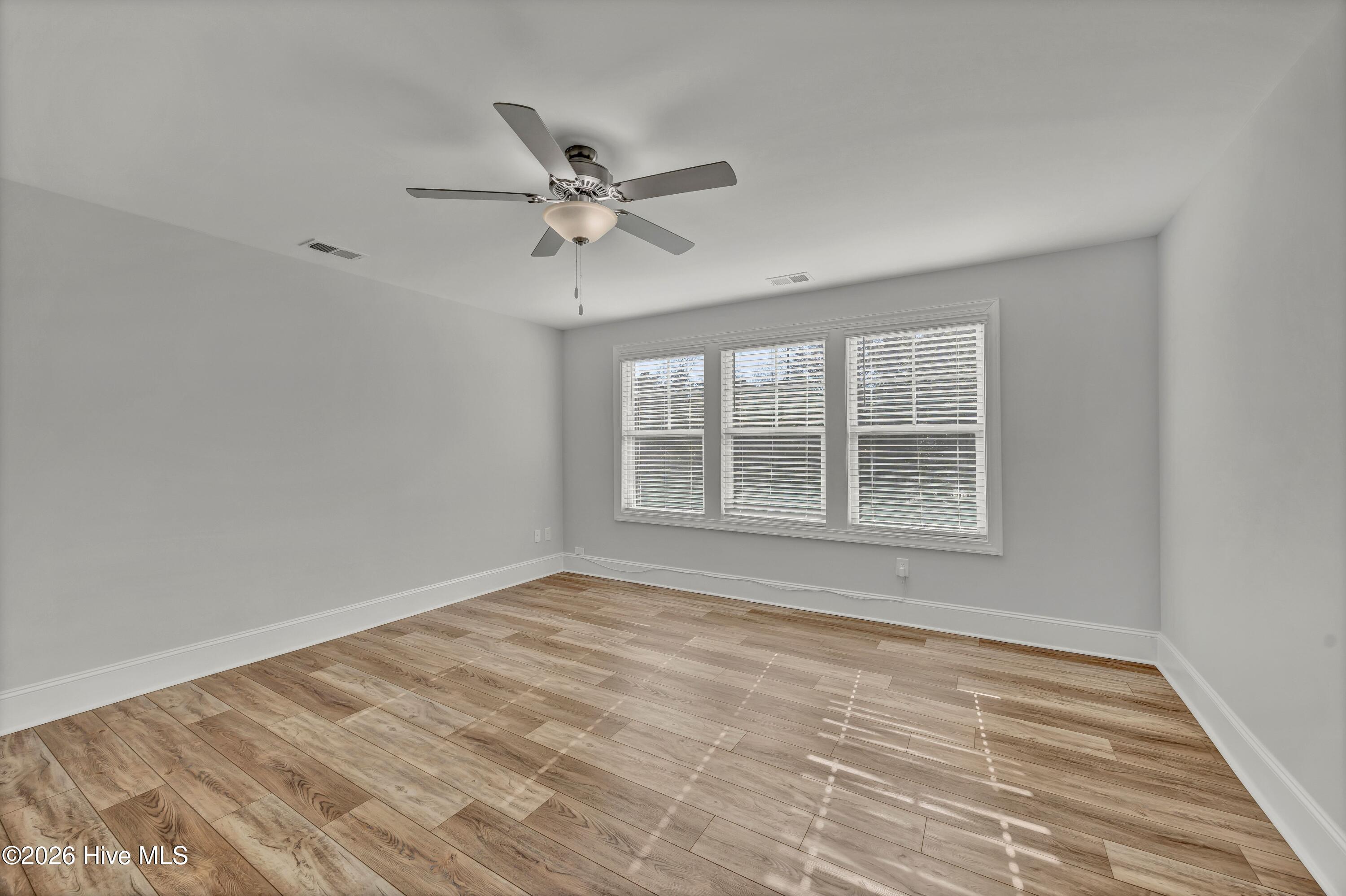 100555311 | Photo 28